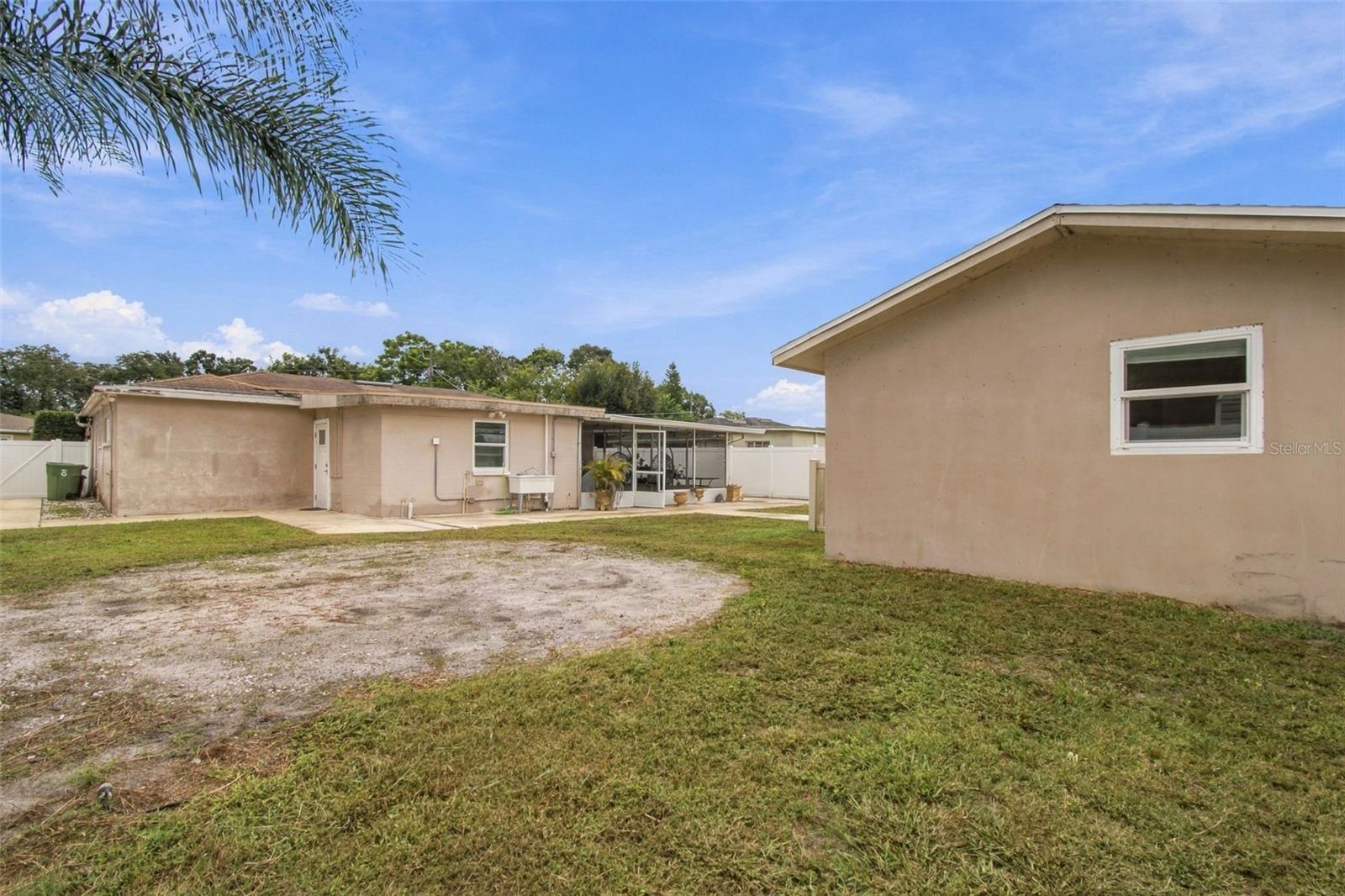 11006 N OAKLEAF AVE — photo 36