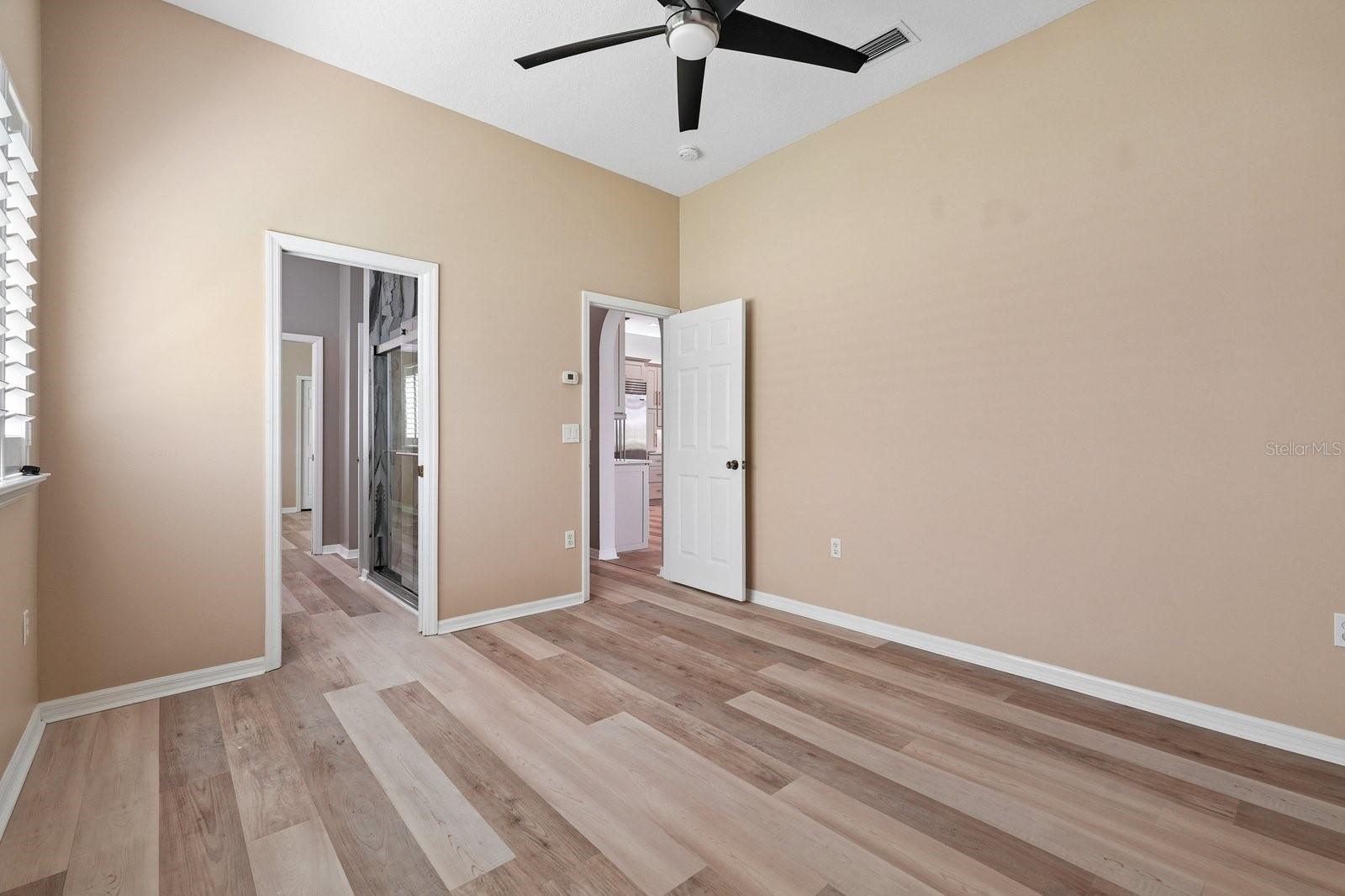 1003 KINGS WAY LN — photo 40