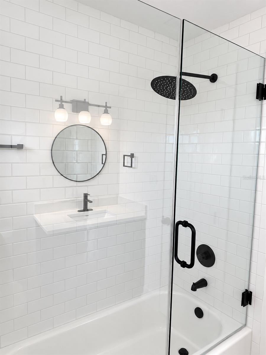 345 COUNTRY CLUB DR — photo 6