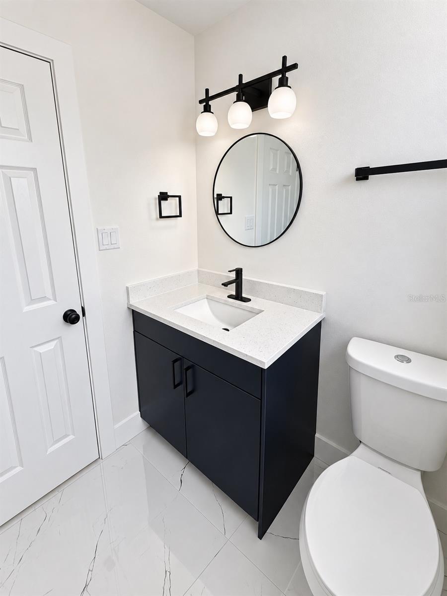 345 COUNTRY CLUB DR — photo 8
