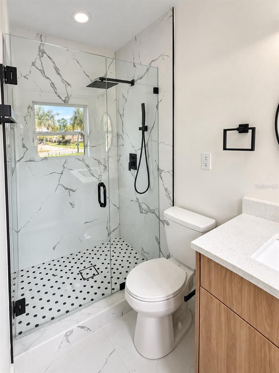 345 COUNTRY CLUB DR — photo 9