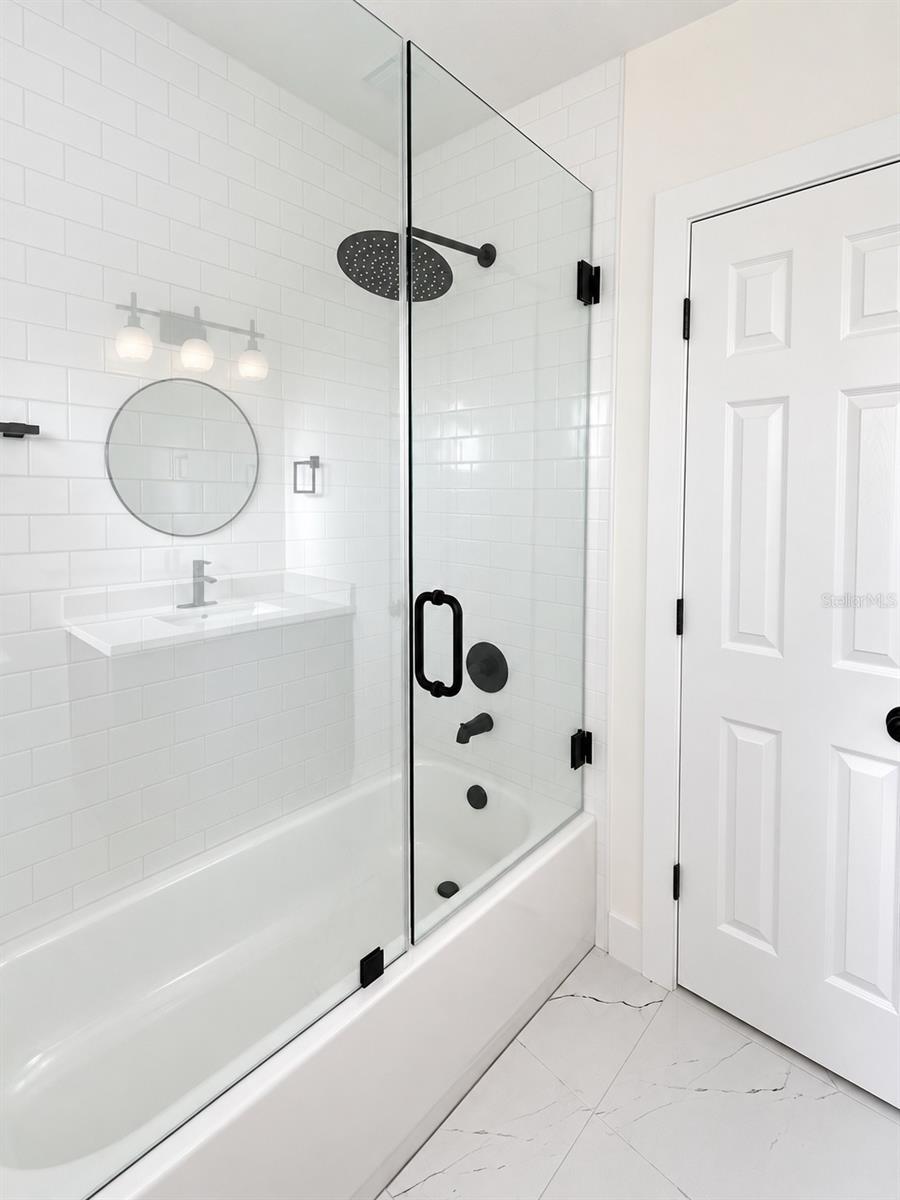 345 COUNTRY CLUB DR — photo 7