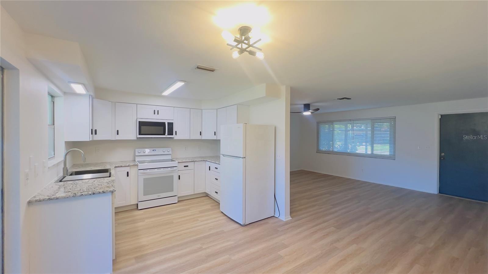 8675 LANTANA DR — photo 6