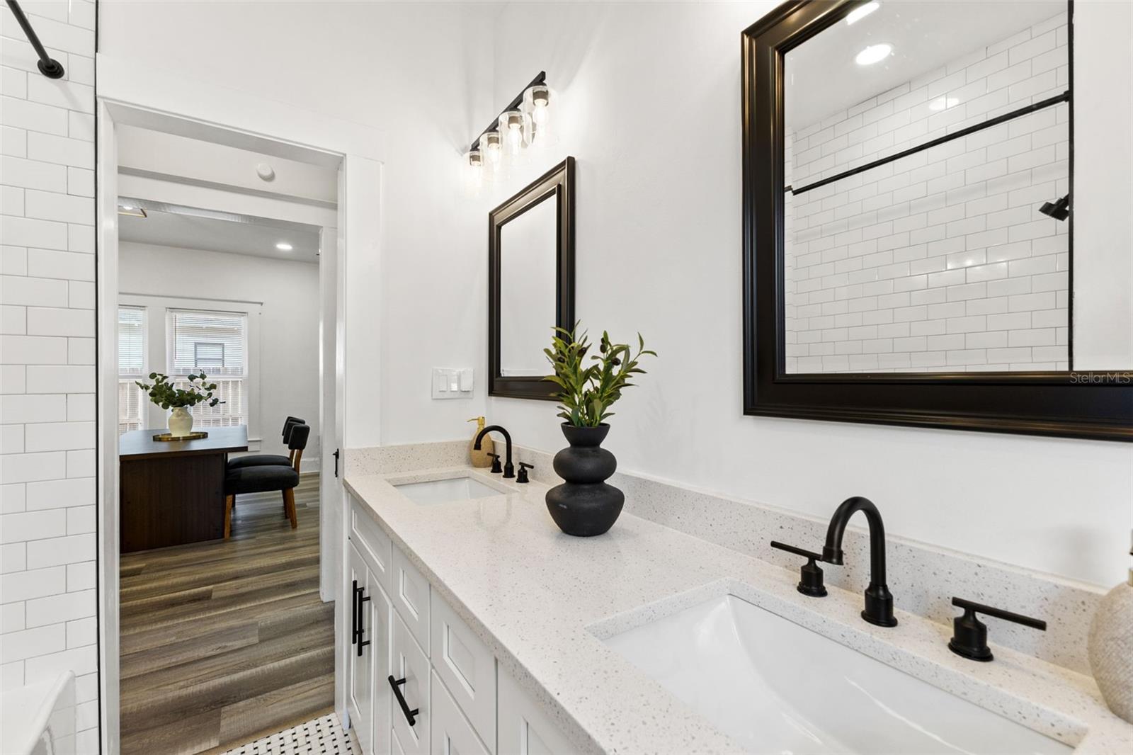 303 W CURTIS ST — photo 19