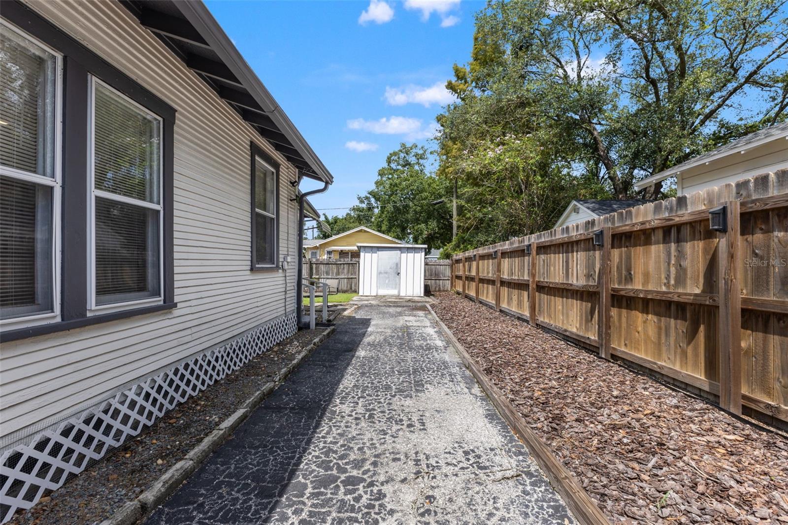 303 W CURTIS ST — photo 30