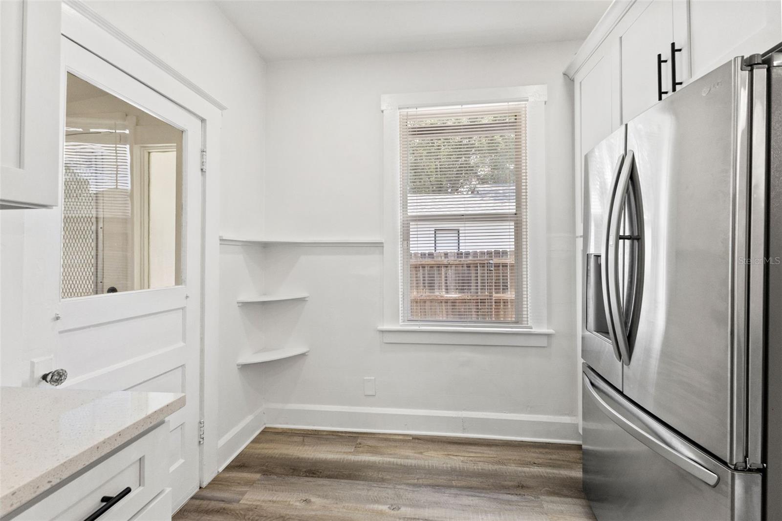 303 W CURTIS ST — photo 16