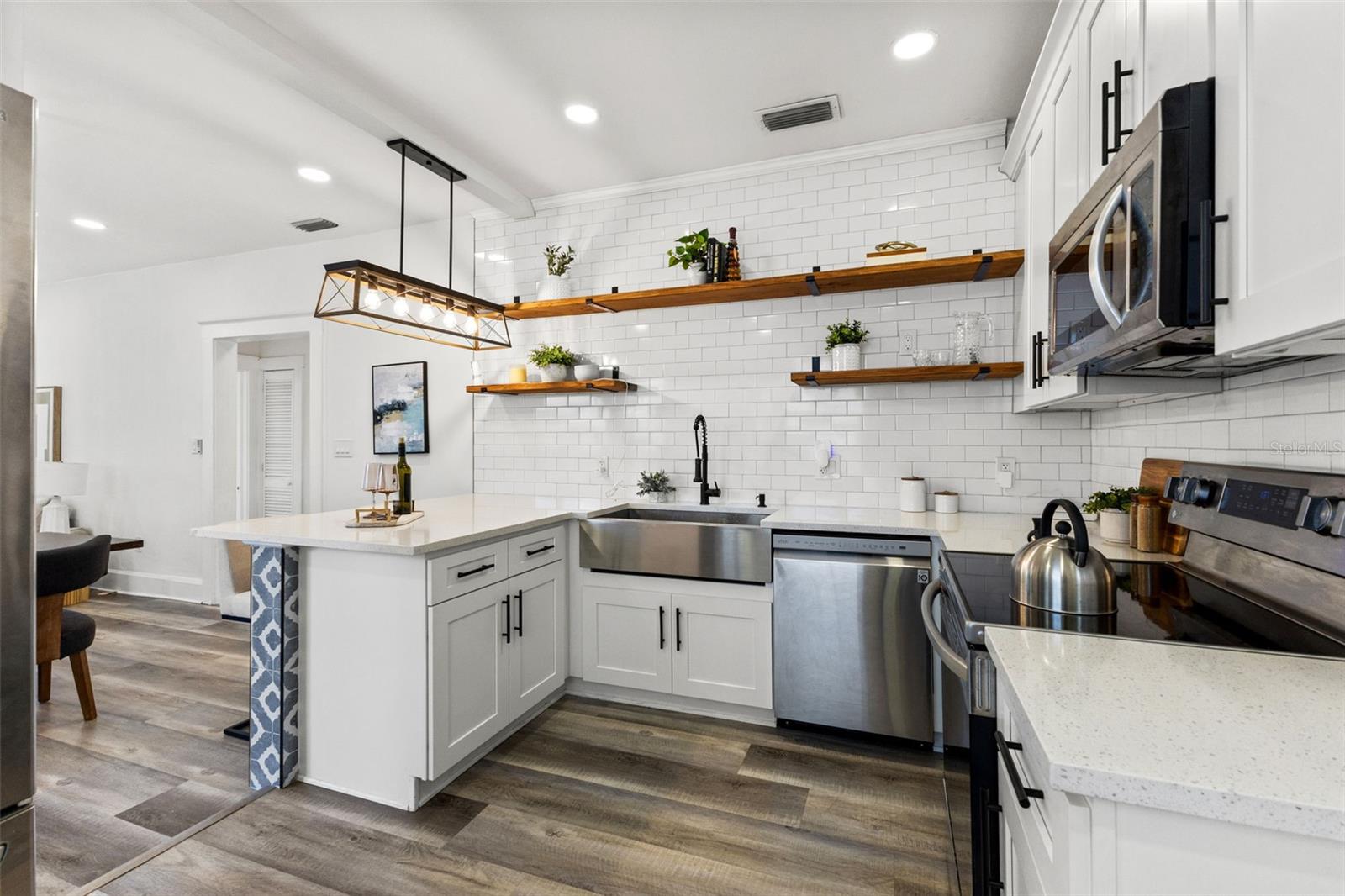 303 W CURTIS ST — photo 14