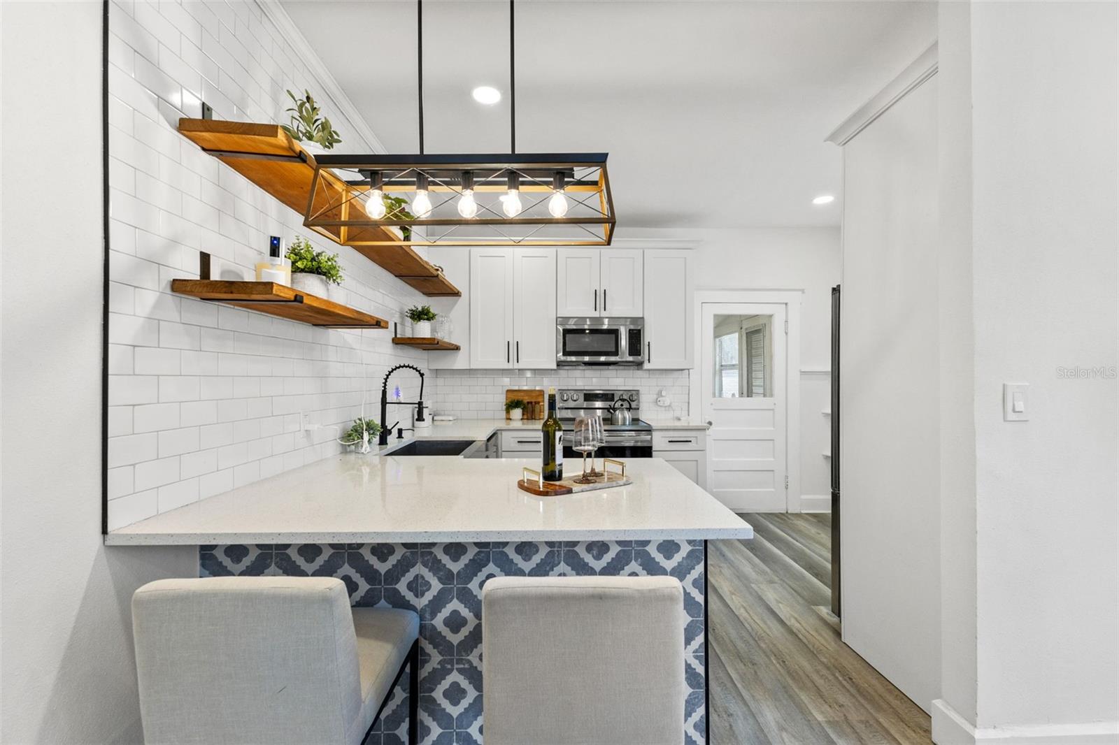 303 W CURTIS ST — photo 13