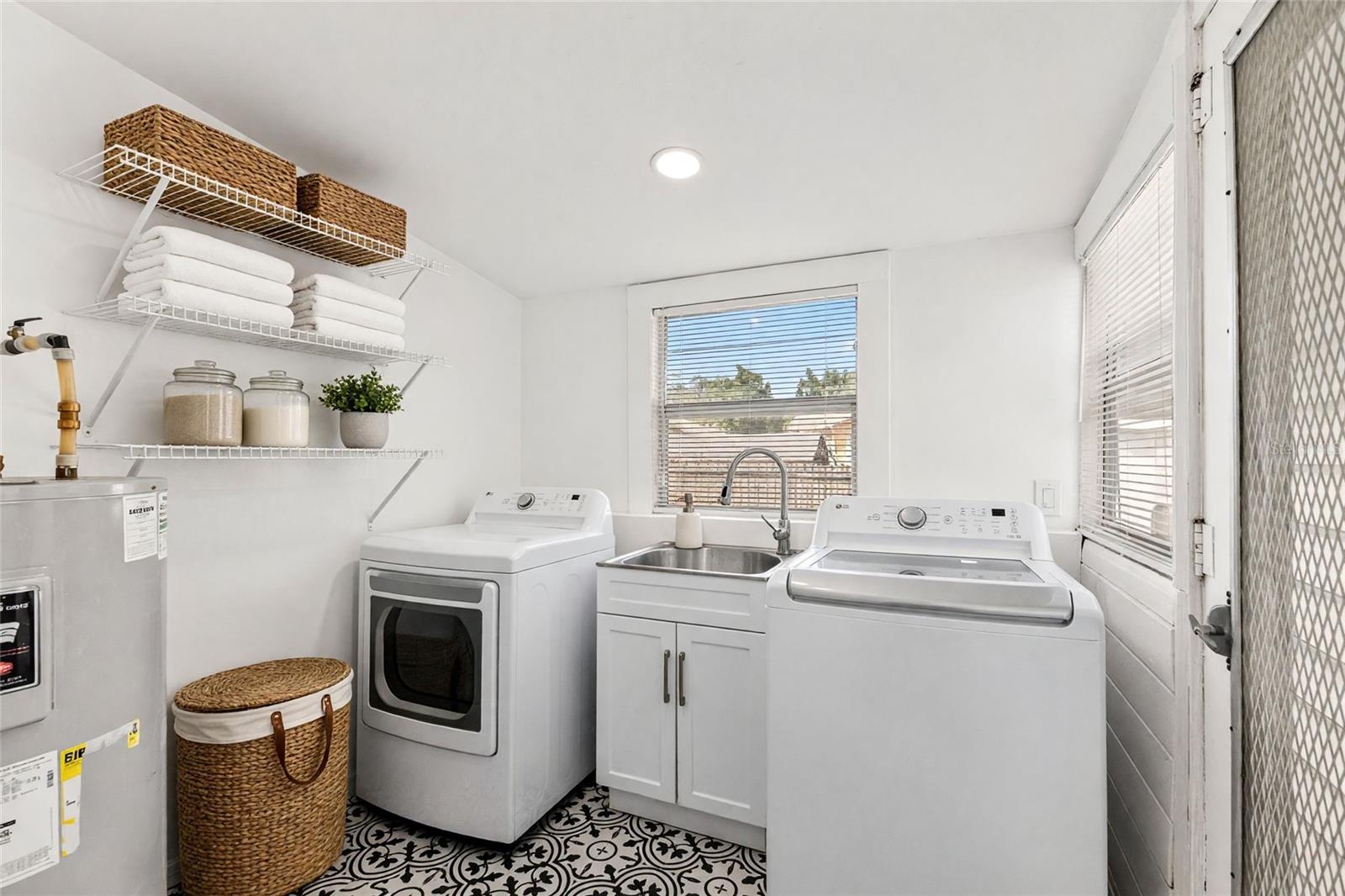 303 W CURTIS ST — photo 26