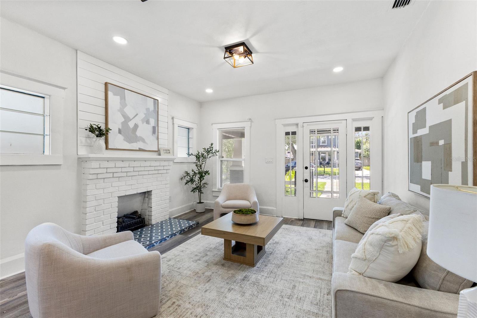 303 W CURTIS ST — photo 3