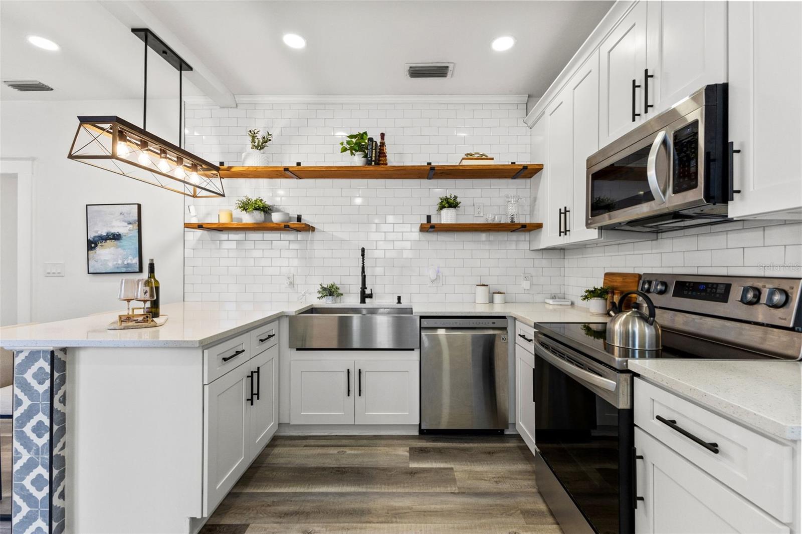 303 W CURTIS ST — photo 15