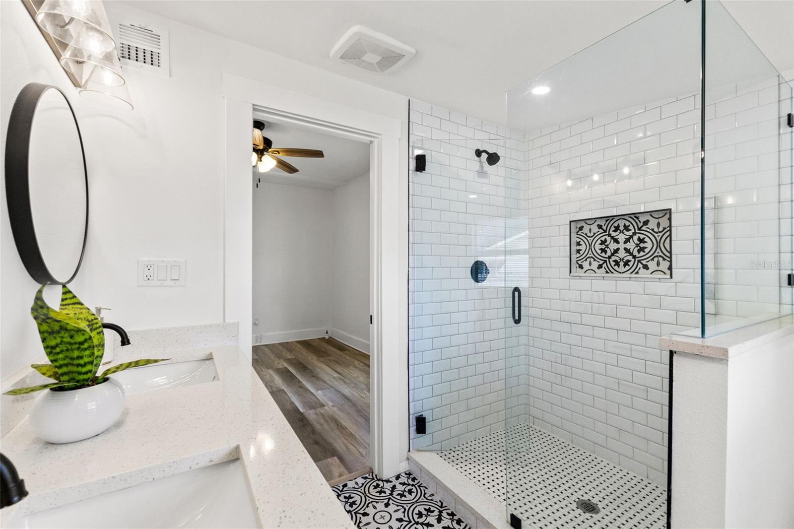 303 W CURTIS ST — photo 24