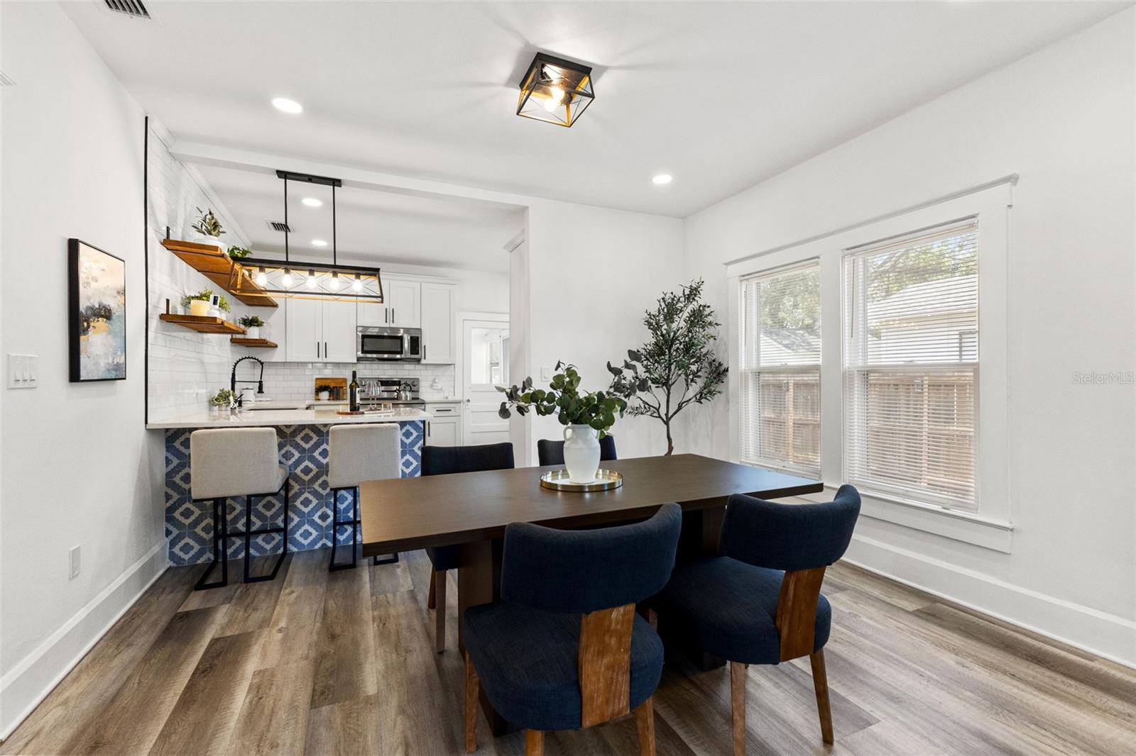 303 W CURTIS ST — photo 10