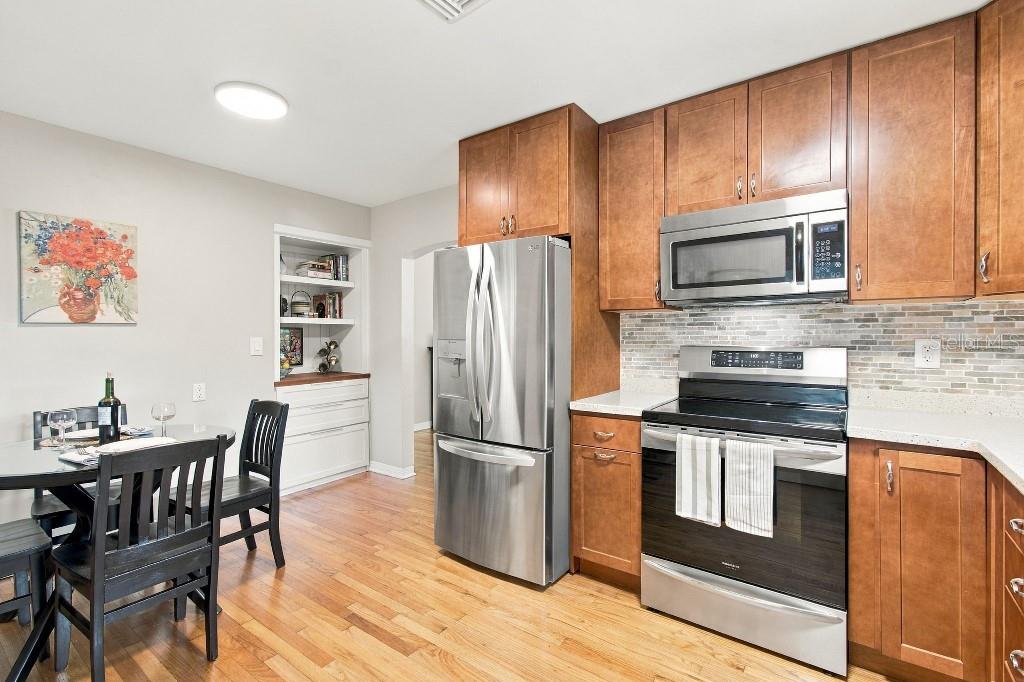 125 22ND AVE NE — photo 8