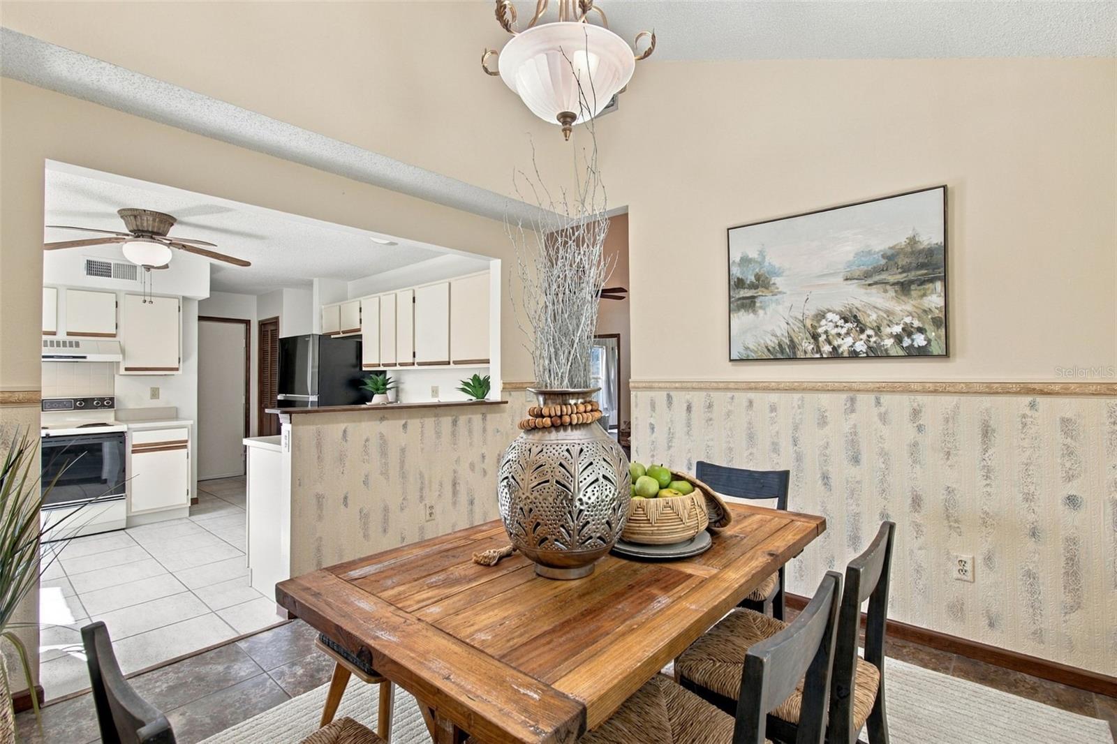 709 JACARANDA DR — photo 14