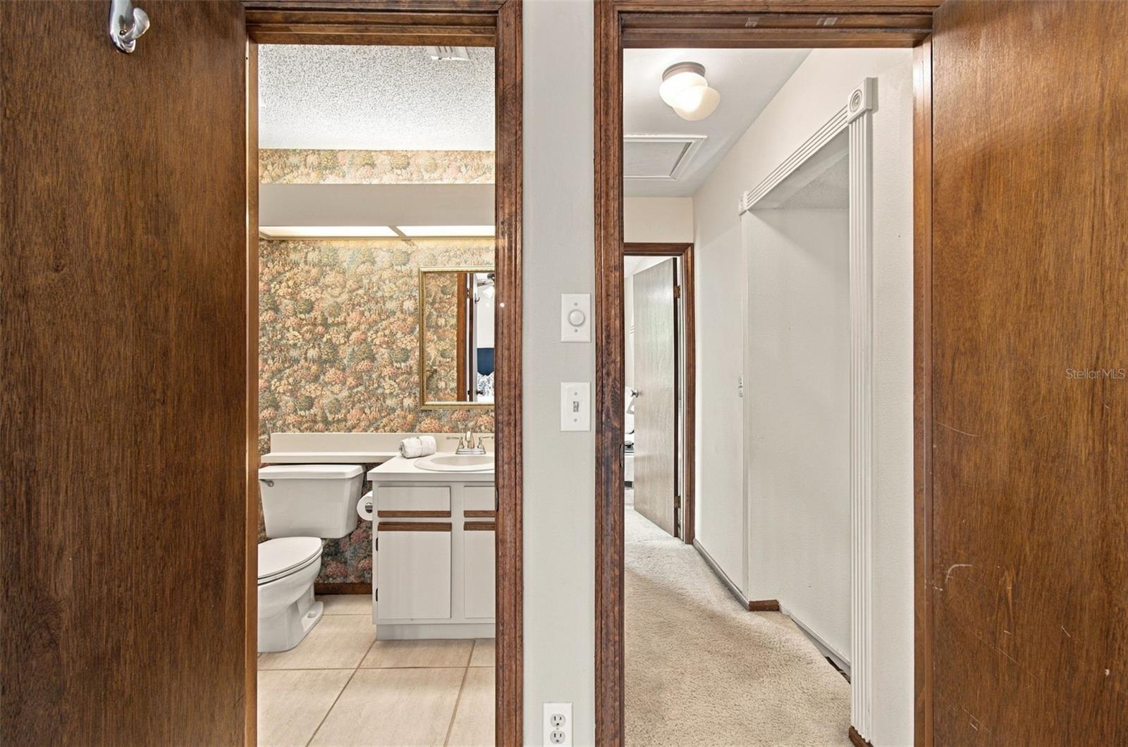 709 JACARANDA DR — photo 43