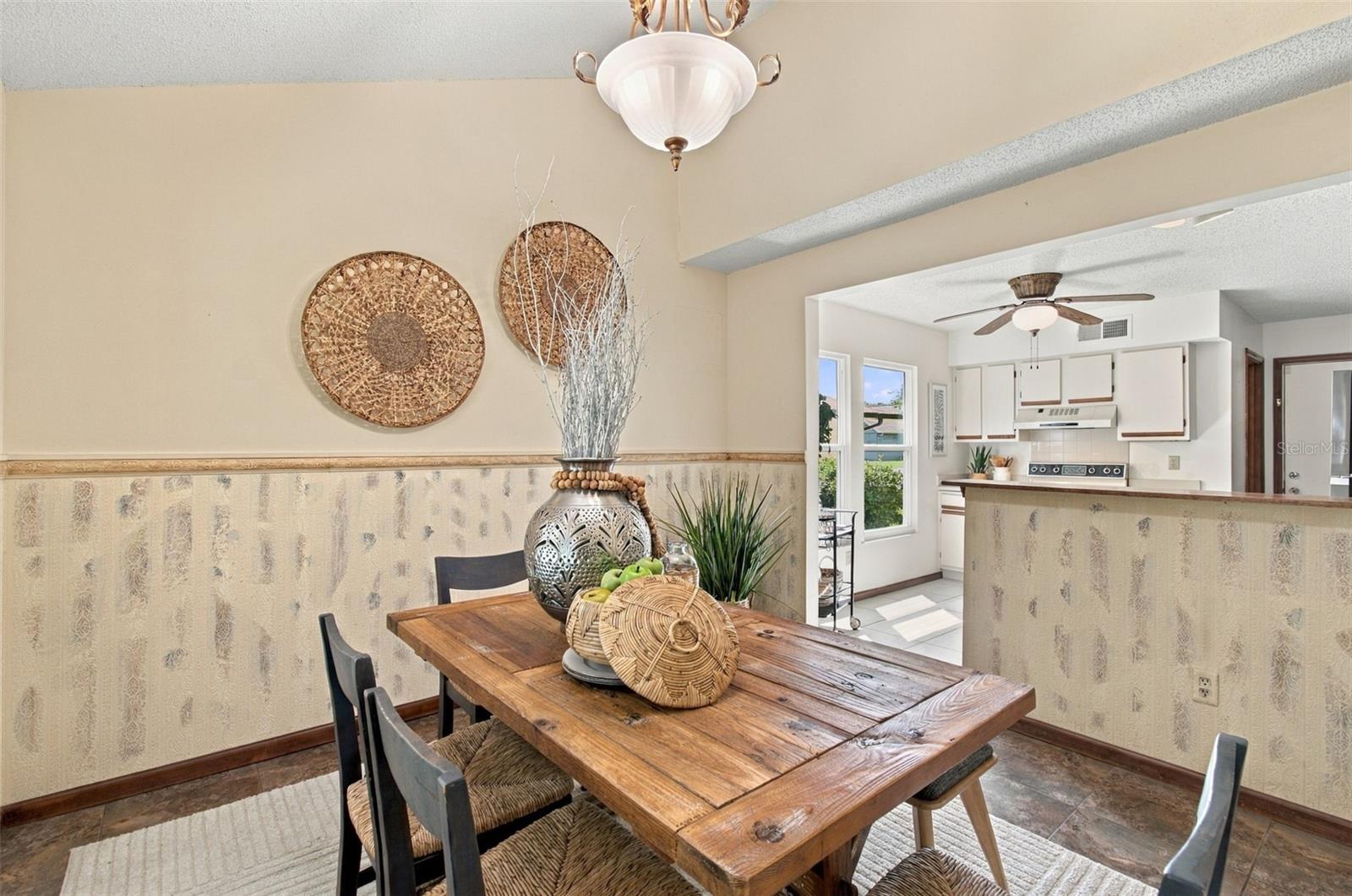 709 JACARANDA DR — photo 15
