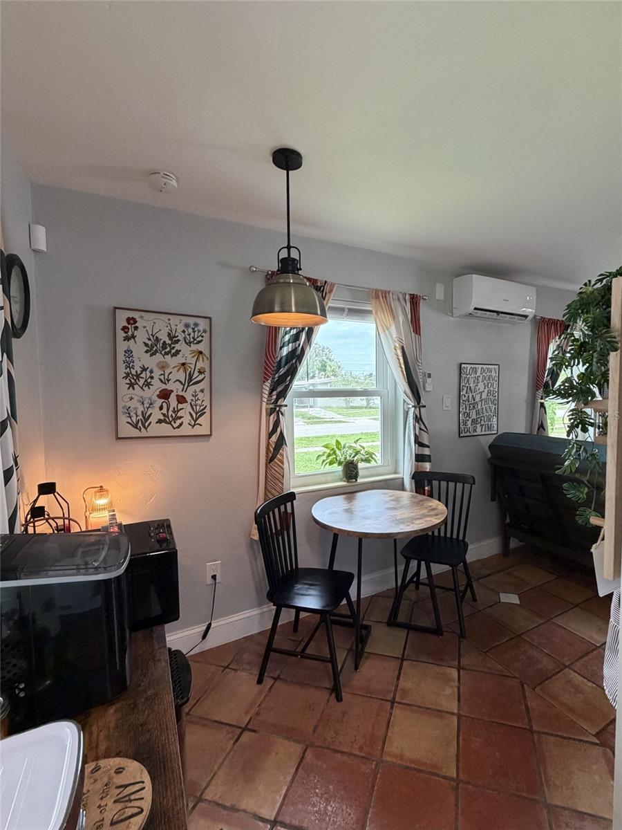 8439 DOROTHY AVE — photo 8
