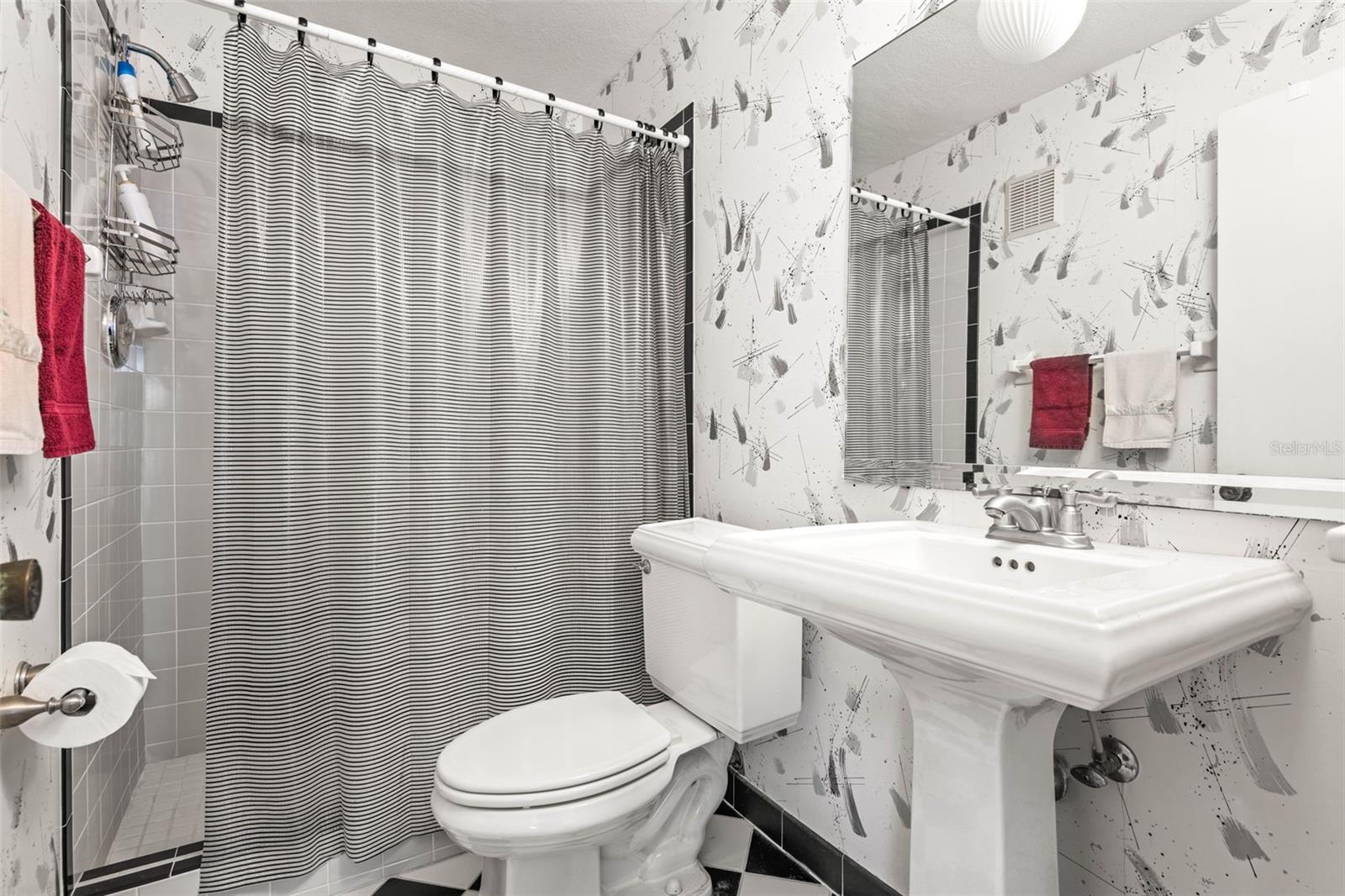 101 DOGWOOD CIR — photo 12