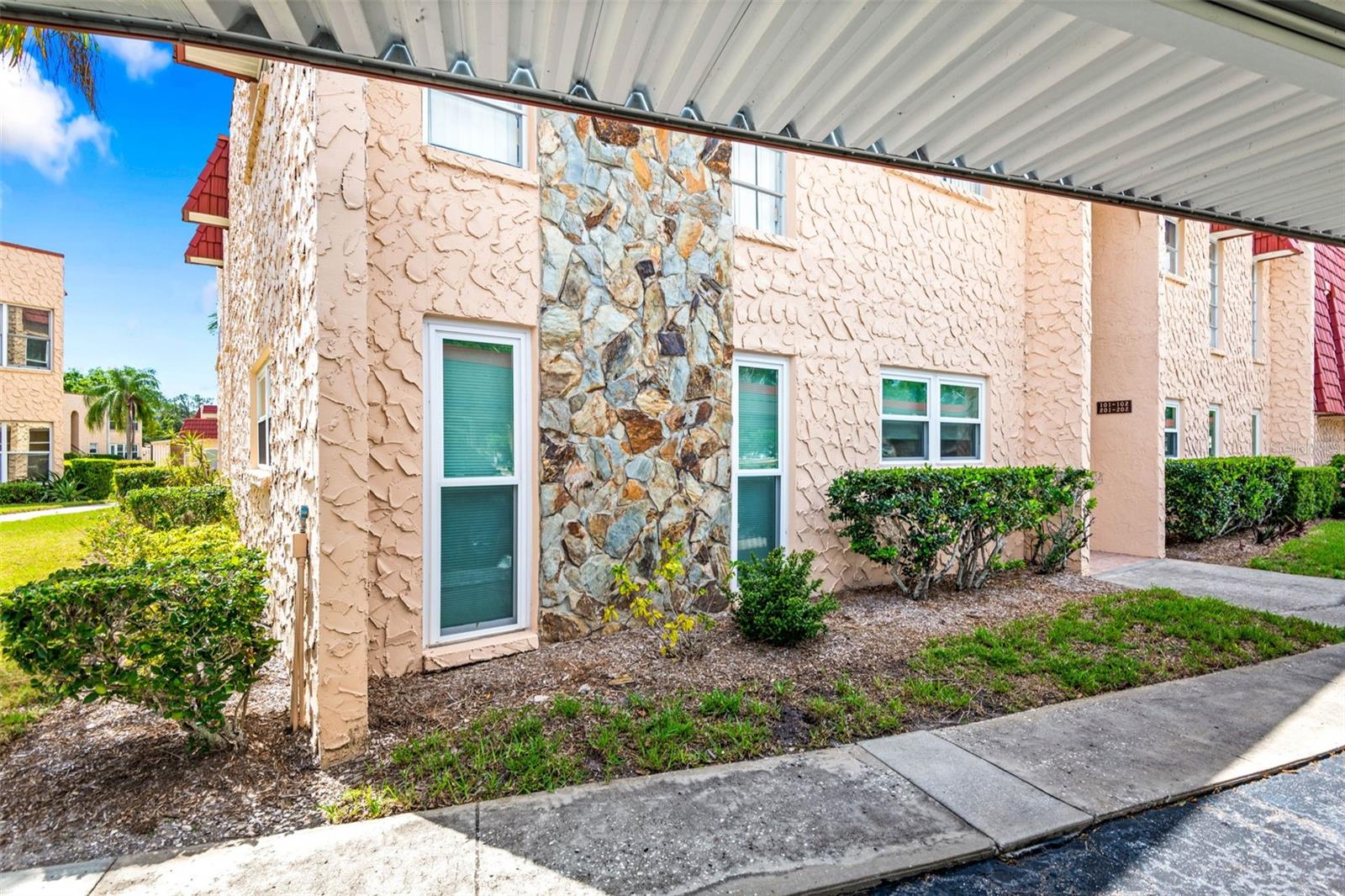 101 DOGWOOD CIR — photo 14