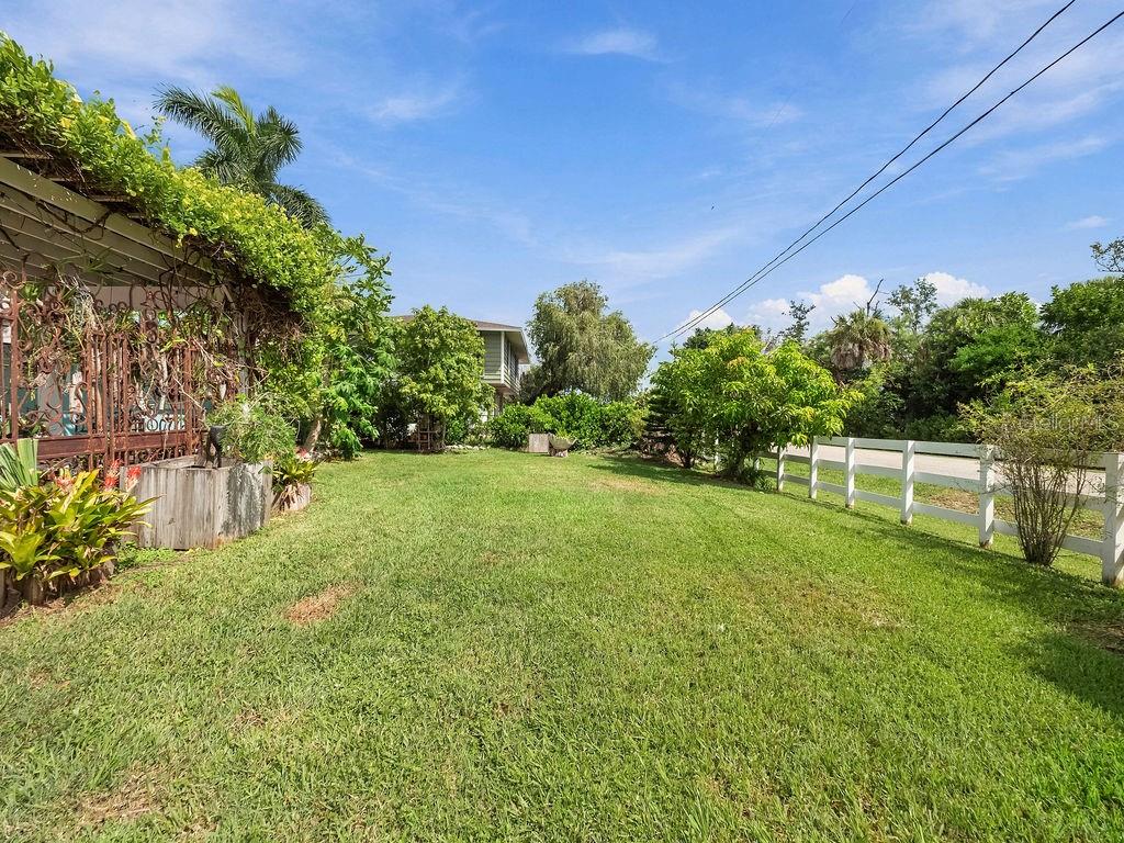 1831 BAYSHORE DR — photo 51