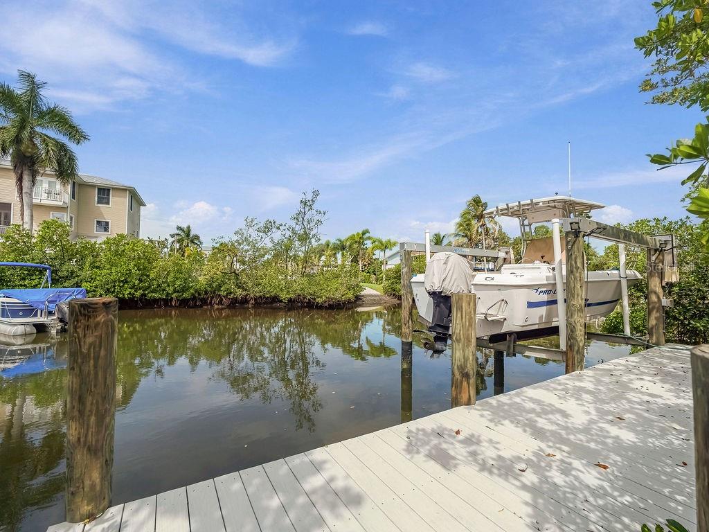 1831 BAYSHORE DR — photo 37