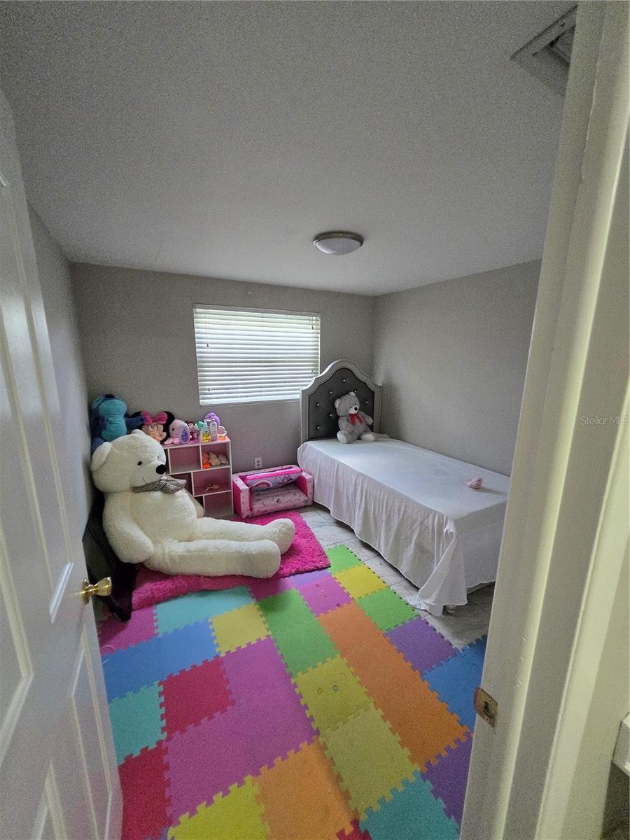 7710 W HANNA AVE — photo 13