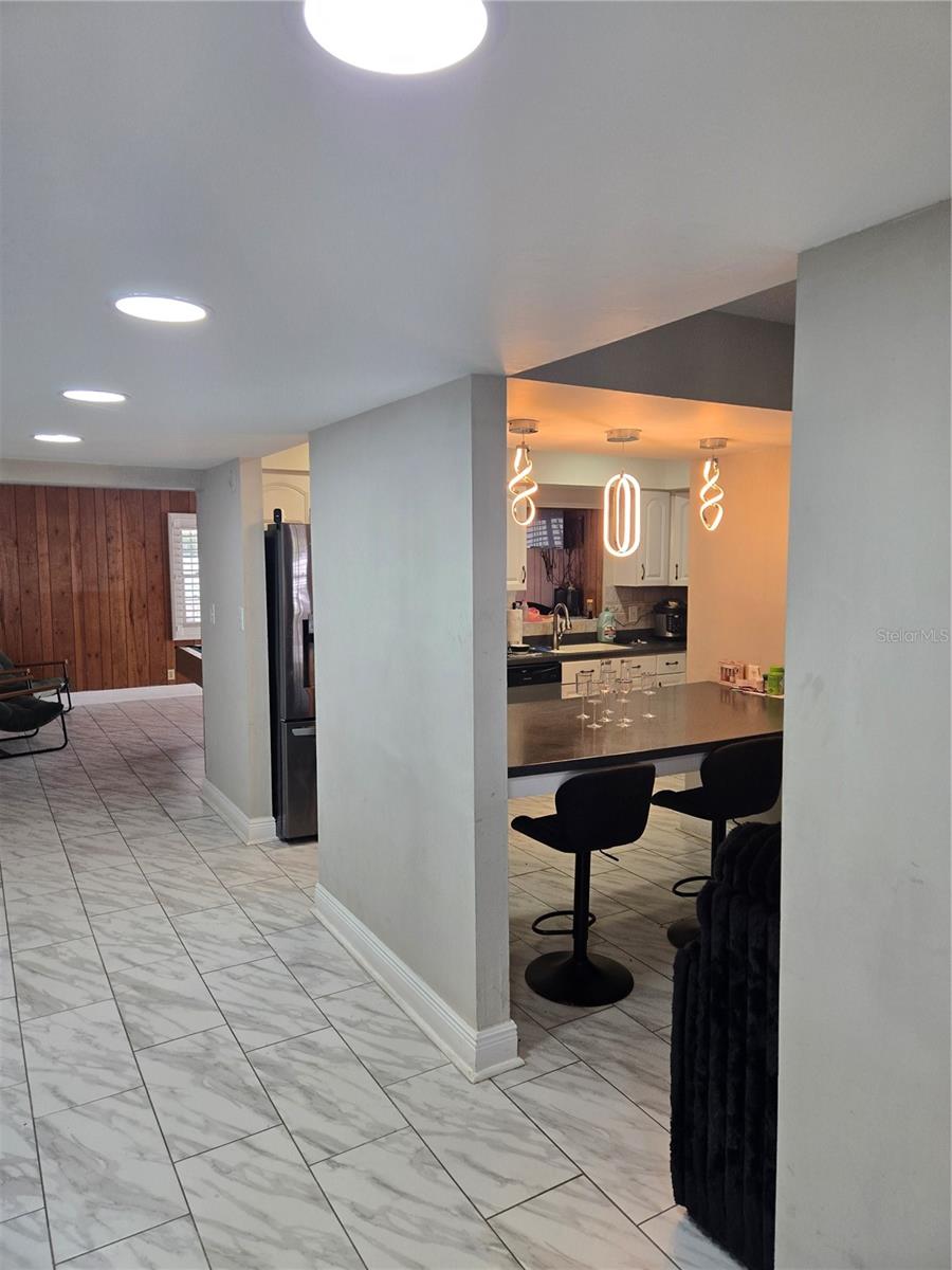 7710 W HANNA AVE — photo 3