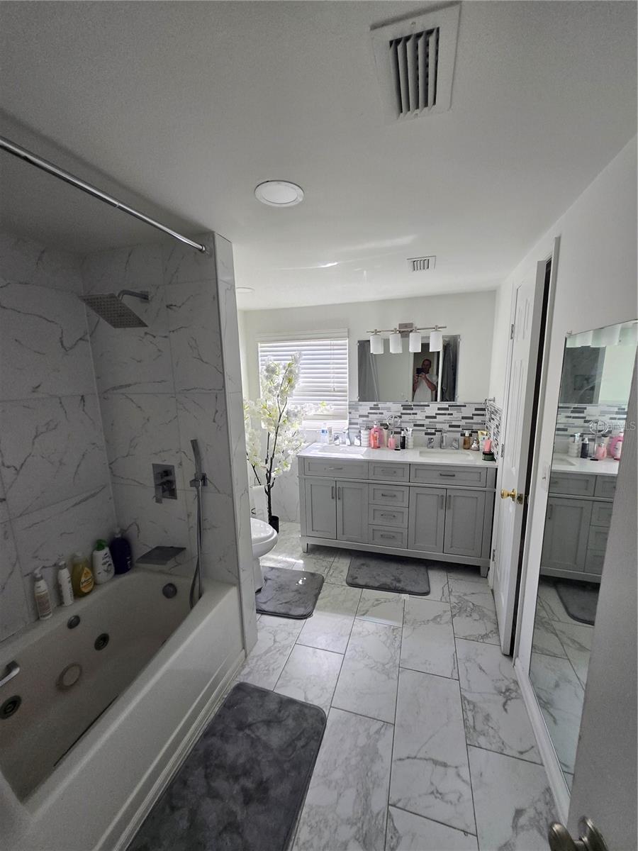7710 W HANNA AVE — photo 15