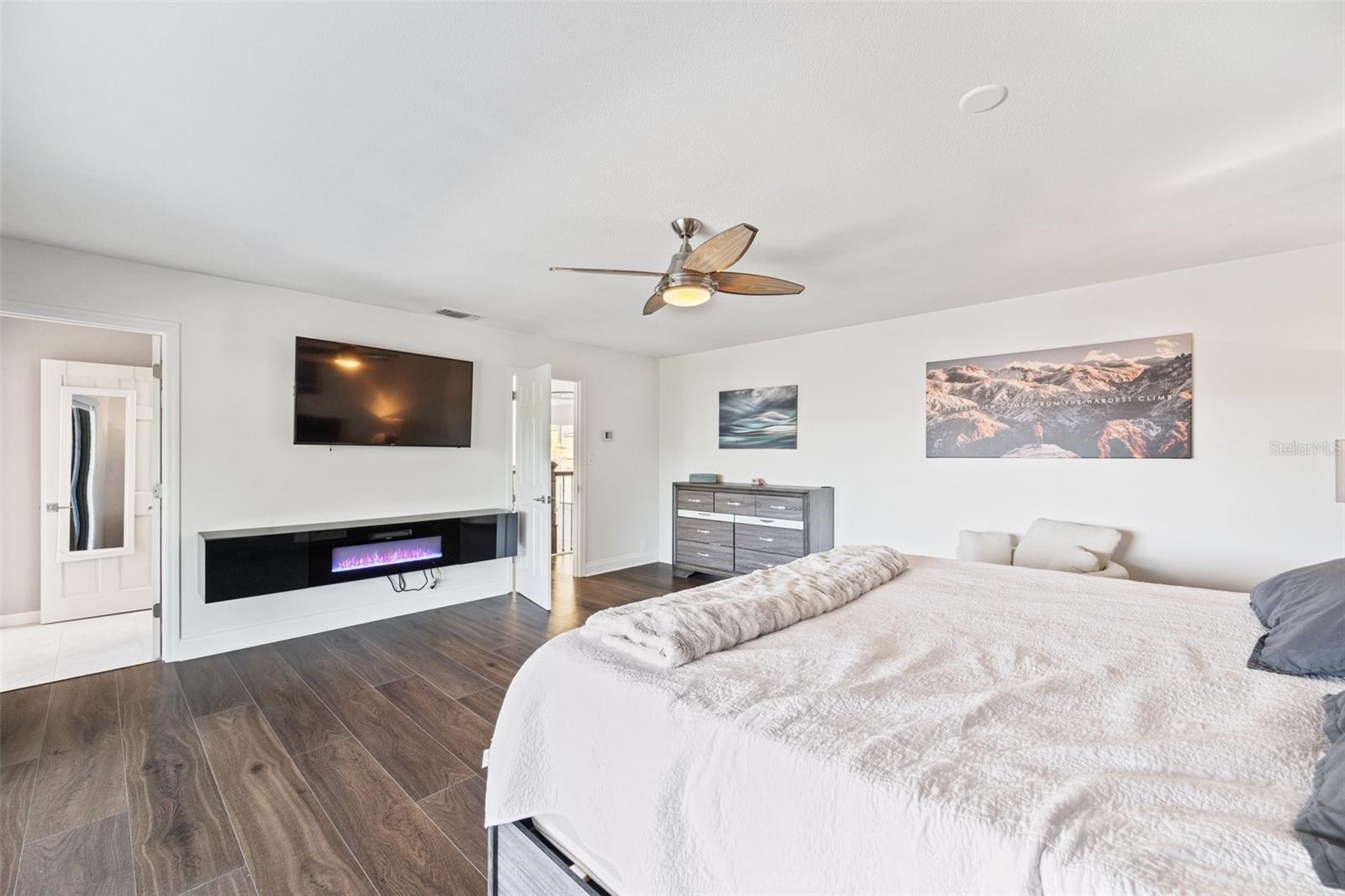 4213 DEEPWATER LN — photo 32