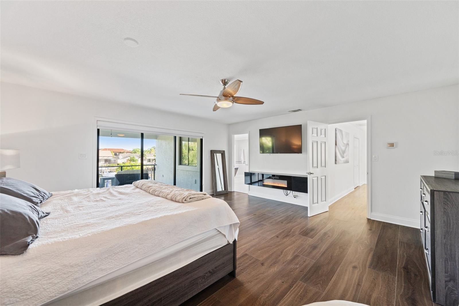 4213 DEEPWATER LN — photo 31