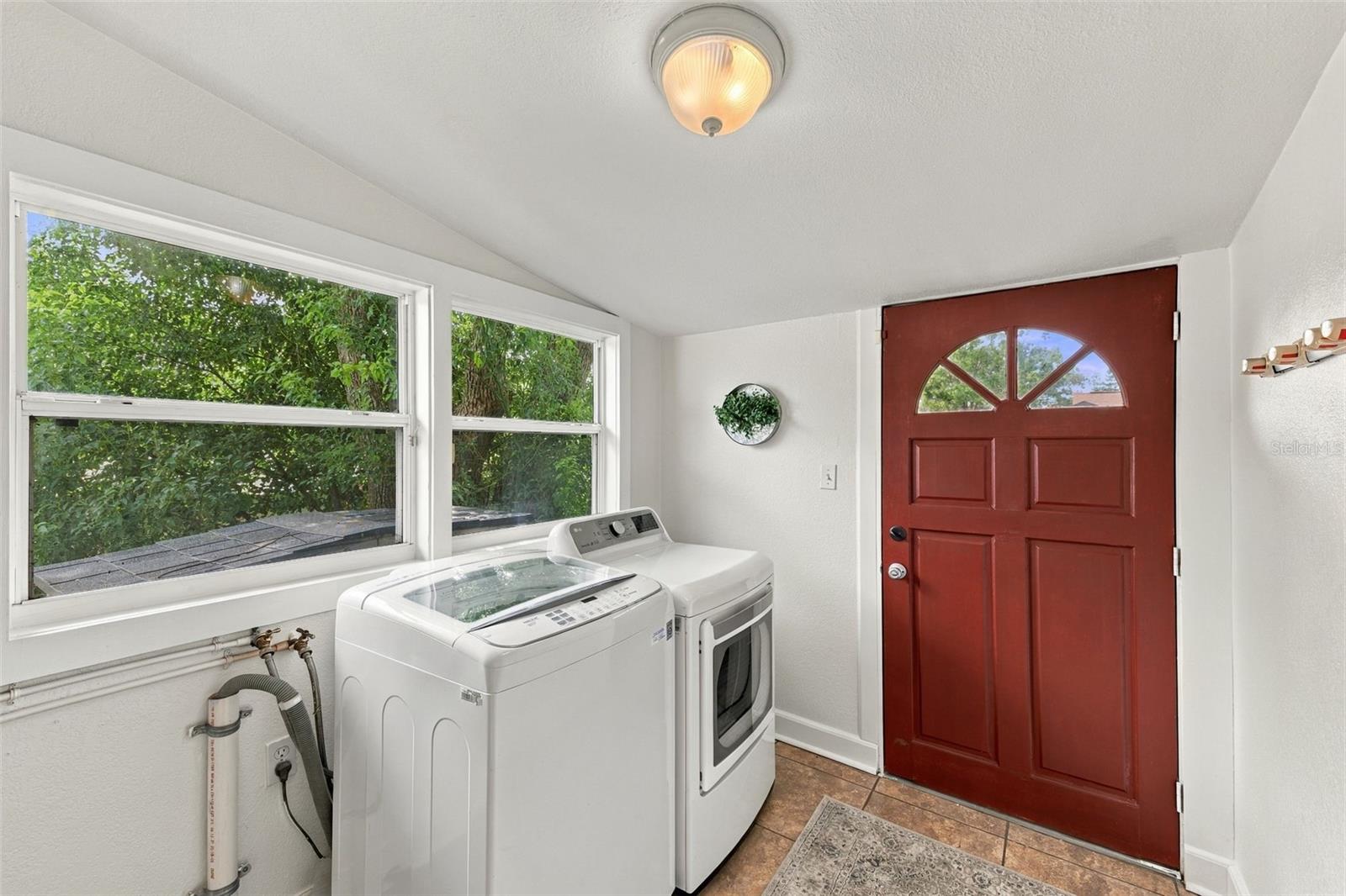 714 W PENINSULAR ST — photo 24