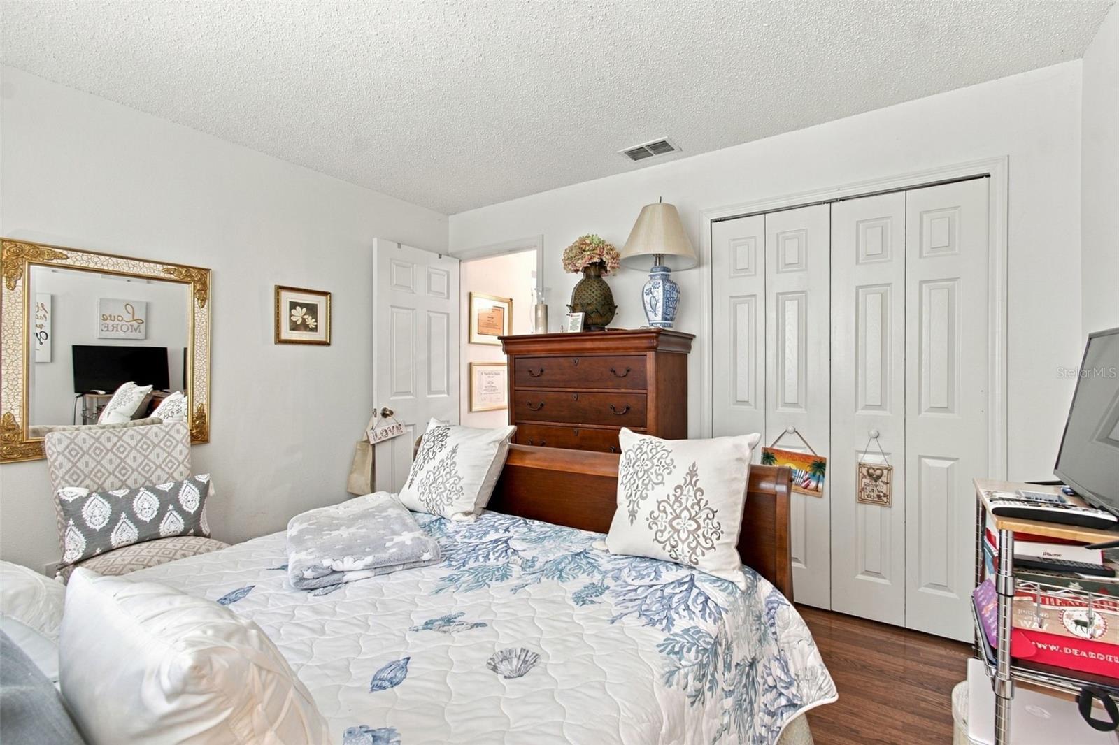 19014 SILVERBROOK DR — photo 48