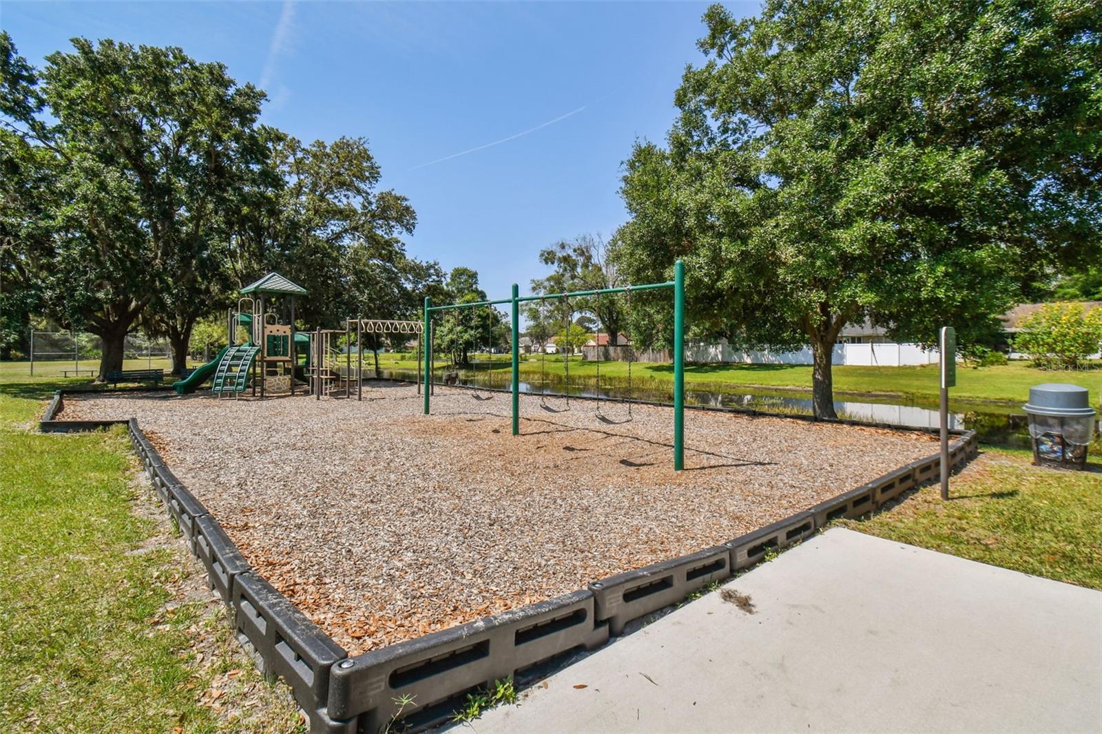 19014 SILVERBROOK DR — photo 73