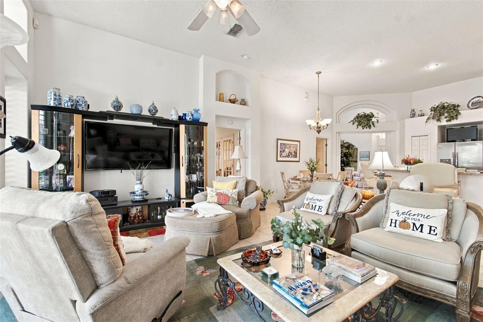19014 SILVERBROOK DR — photo 29