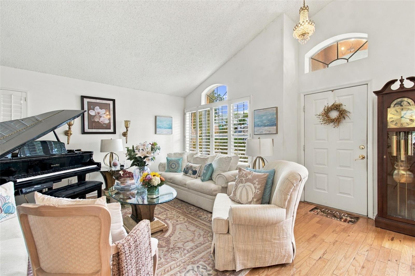 19014 SILVERBROOK DR — photo 16
