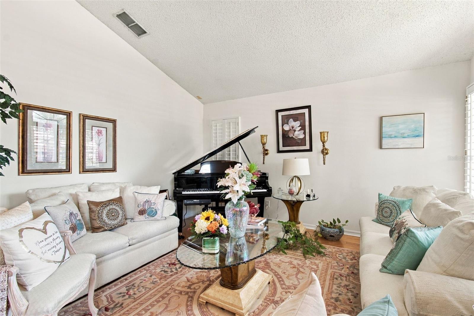 19014 SILVERBROOK DR — photo 17