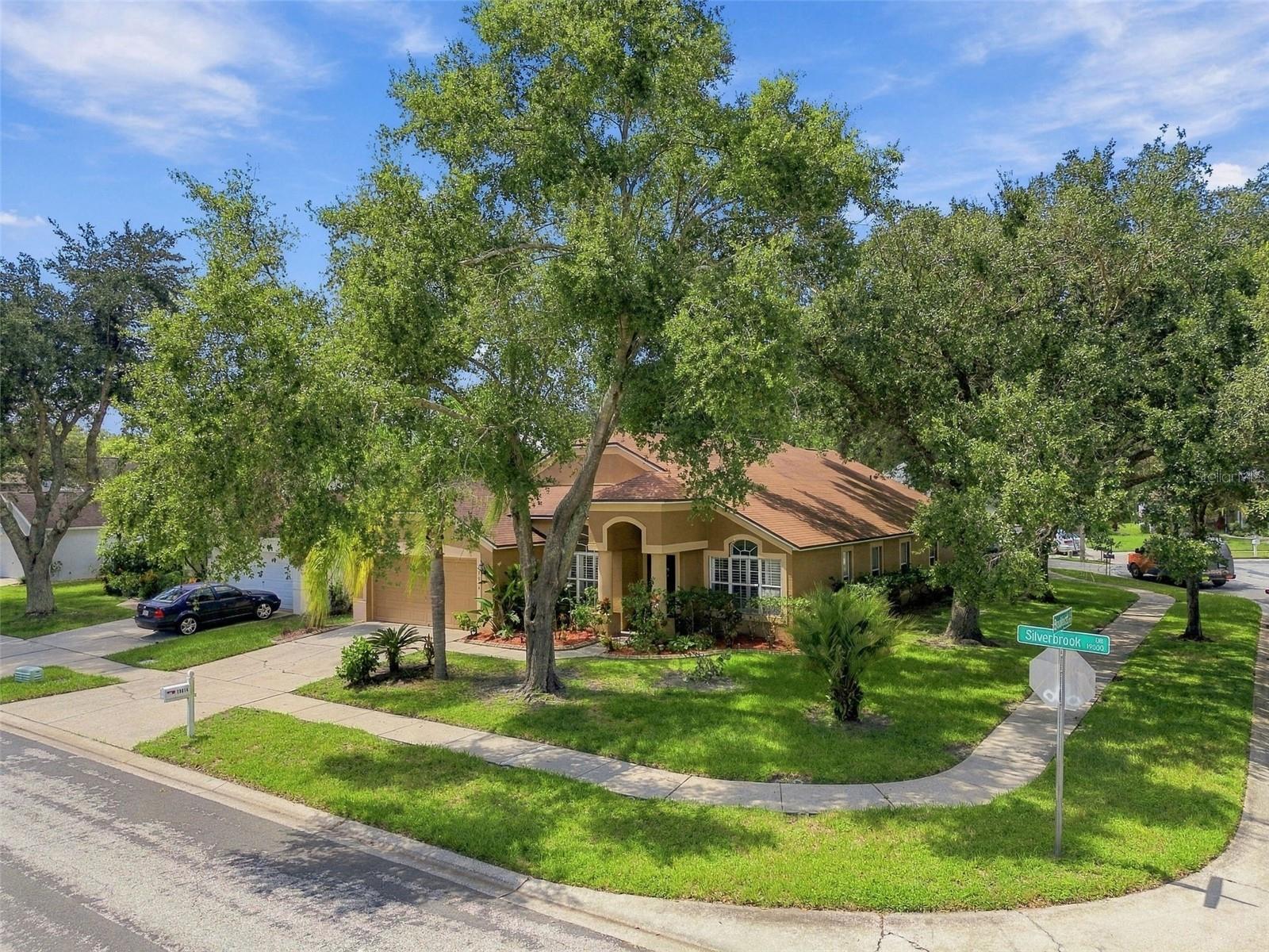 19014 SILVERBROOK DR — photo 3