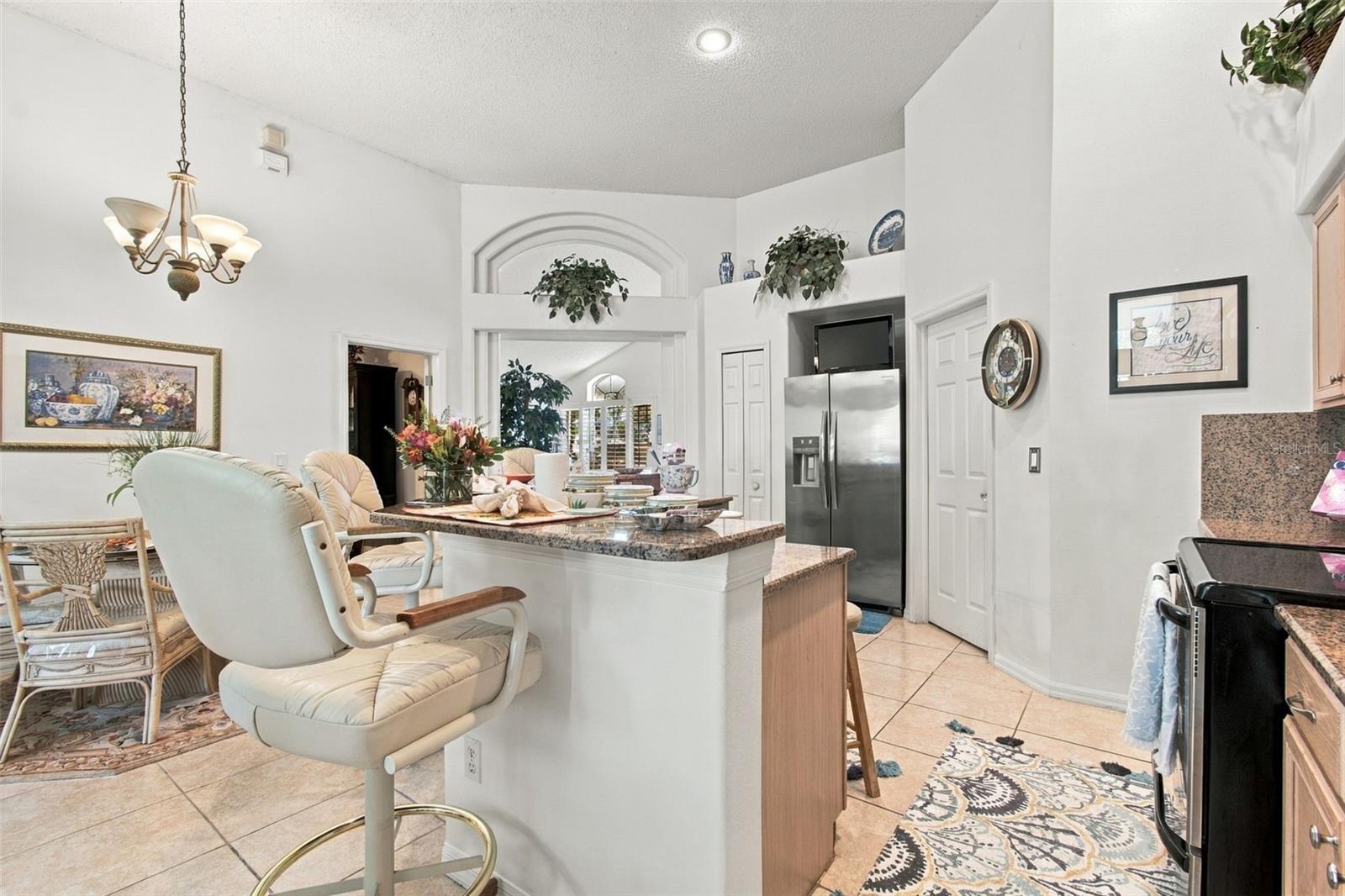 19014 SILVERBROOK DR — photo 24
