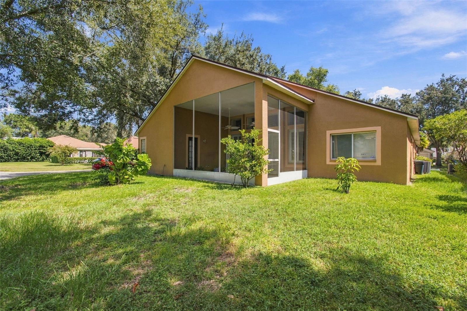 19014 SILVERBROOK DR — photo 58