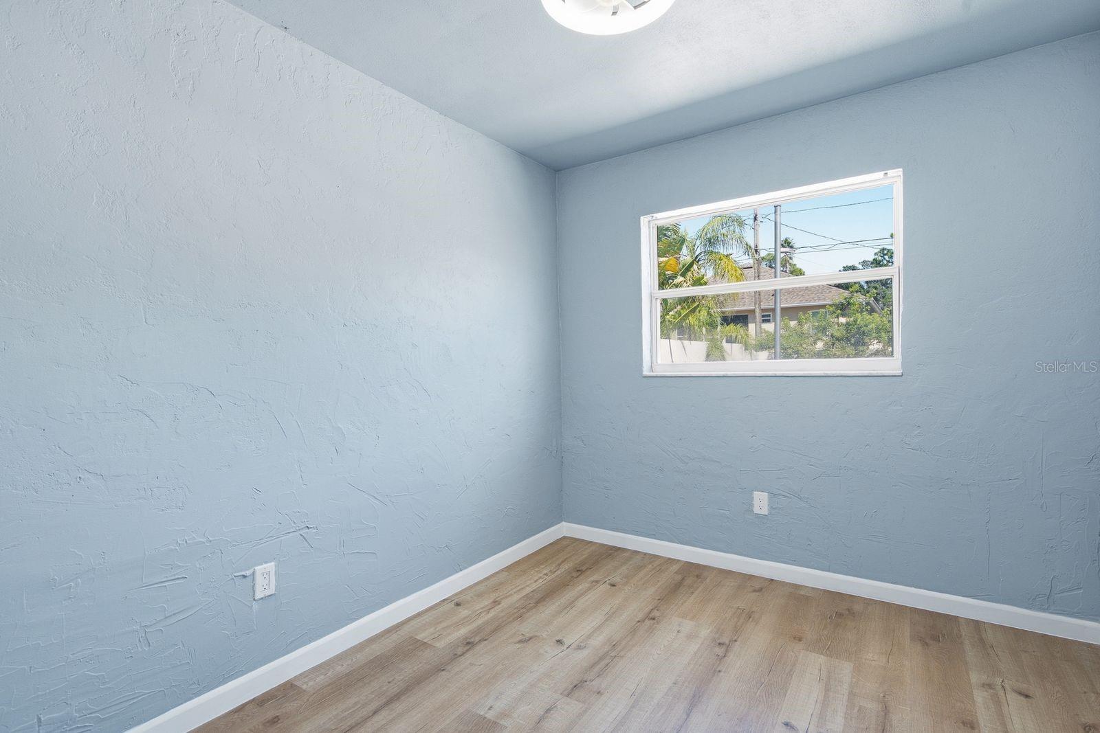 8143 OVERLOOK PL NE — photo 7