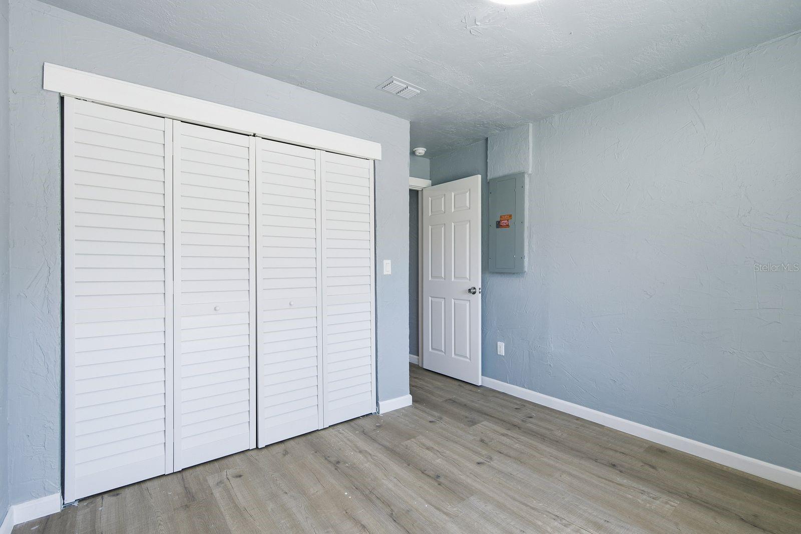 8143 OVERLOOK PL NE — photo 11