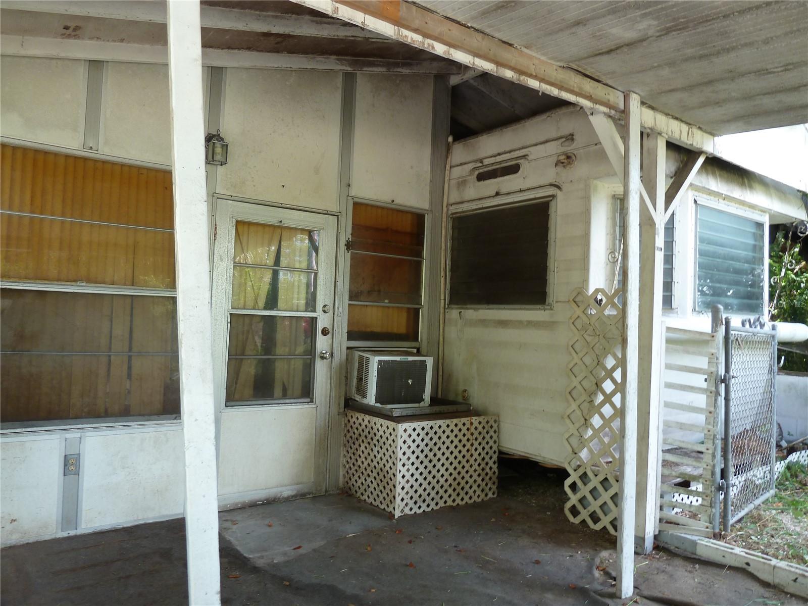 1202 LUCAS ST — photo 2
