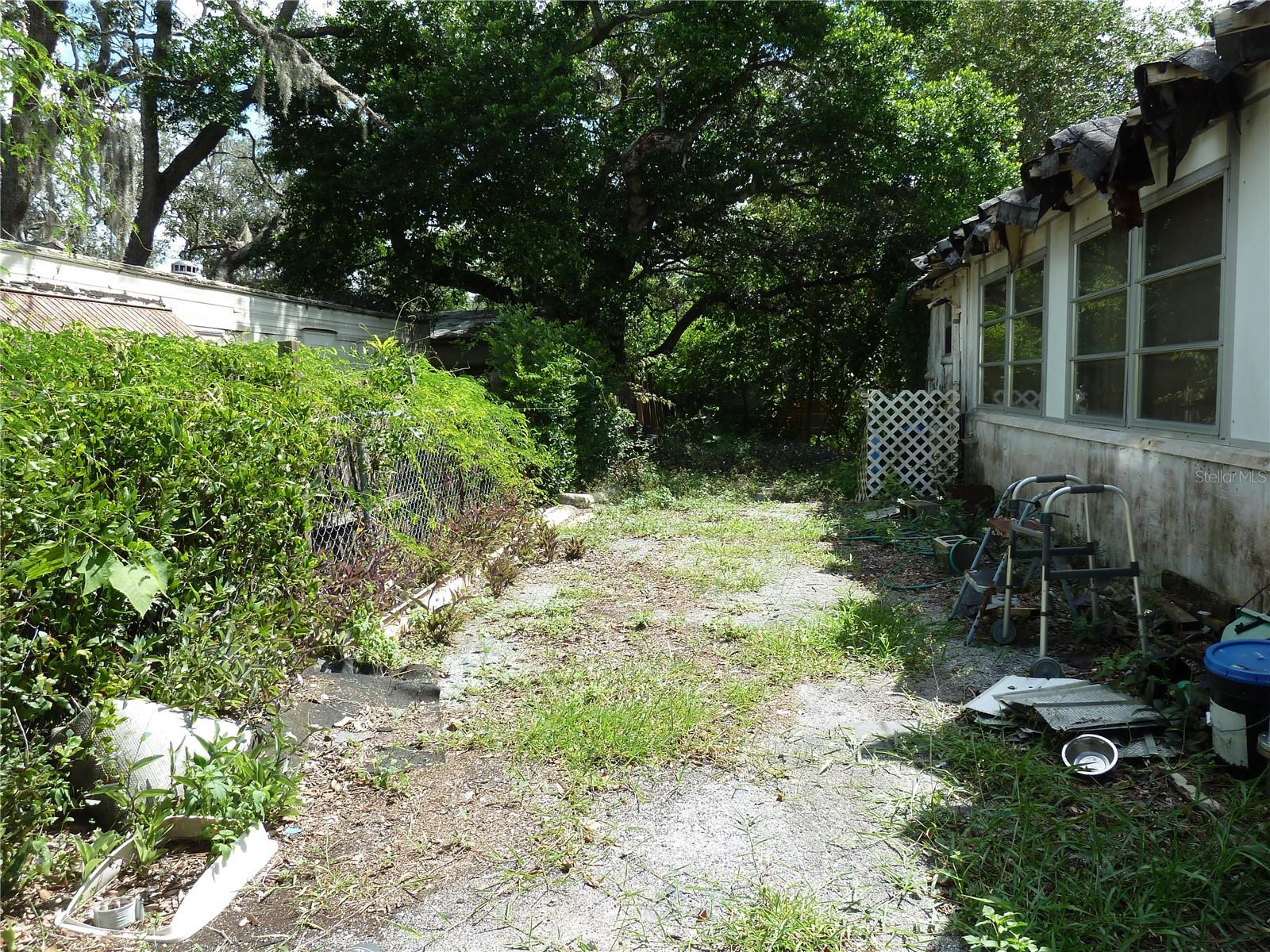 1202 LUCAS ST — photo 9