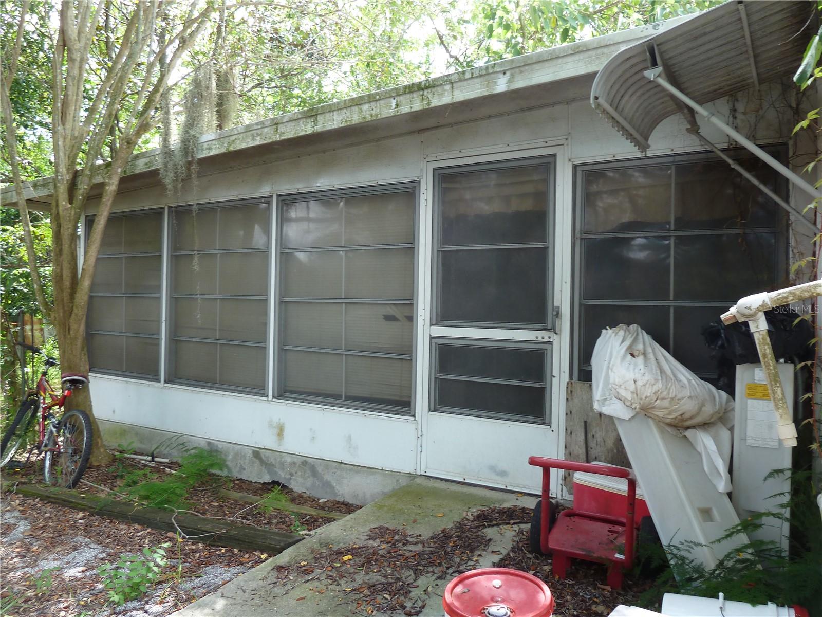 1202 LUCAS ST — photo 4