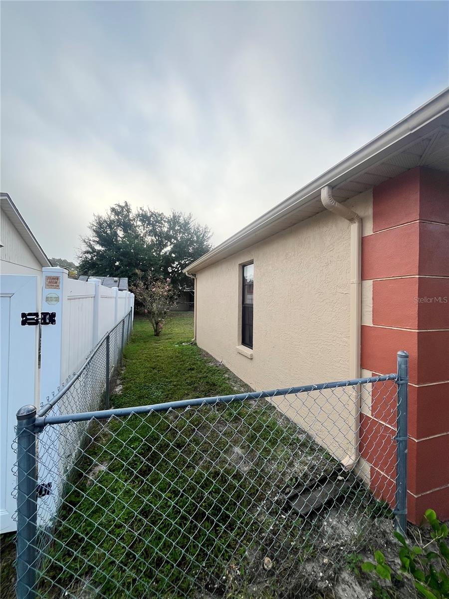 1238 FUCHSIA DR — photo 19