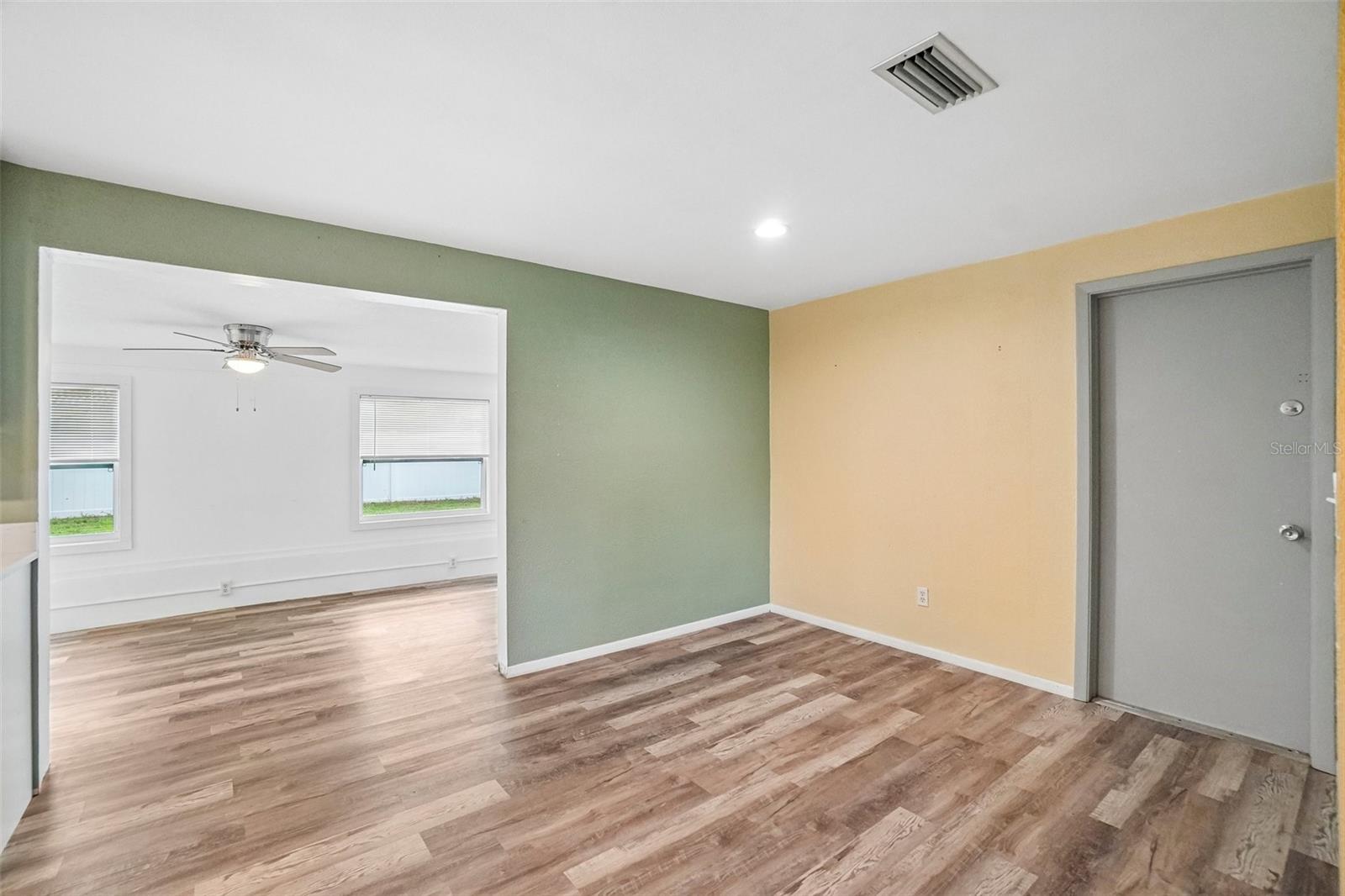 1777 BENTLEY ST — photo 10