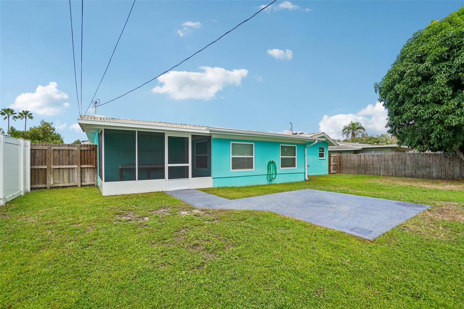 1777 BENTLEY ST — photo 33