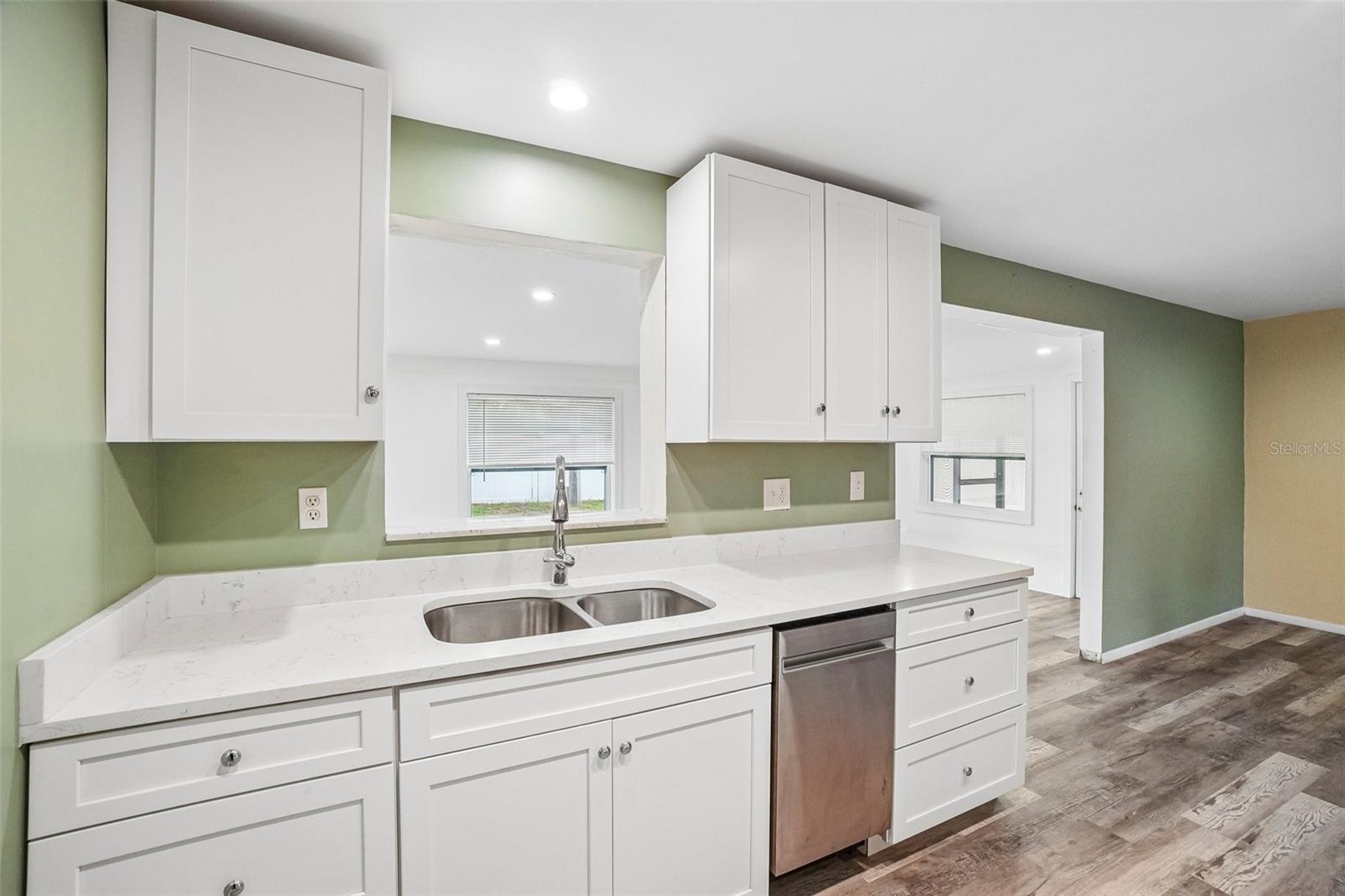 1777 BENTLEY ST — photo 12