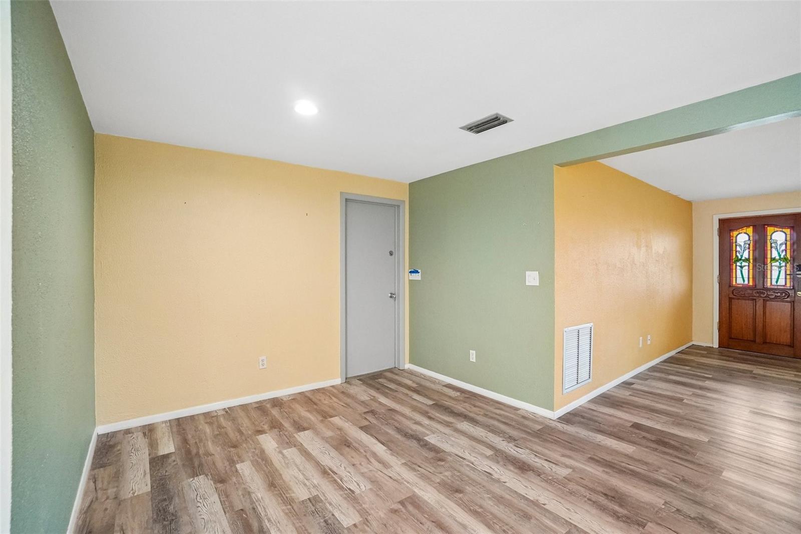 1777 BENTLEY ST — photo 8